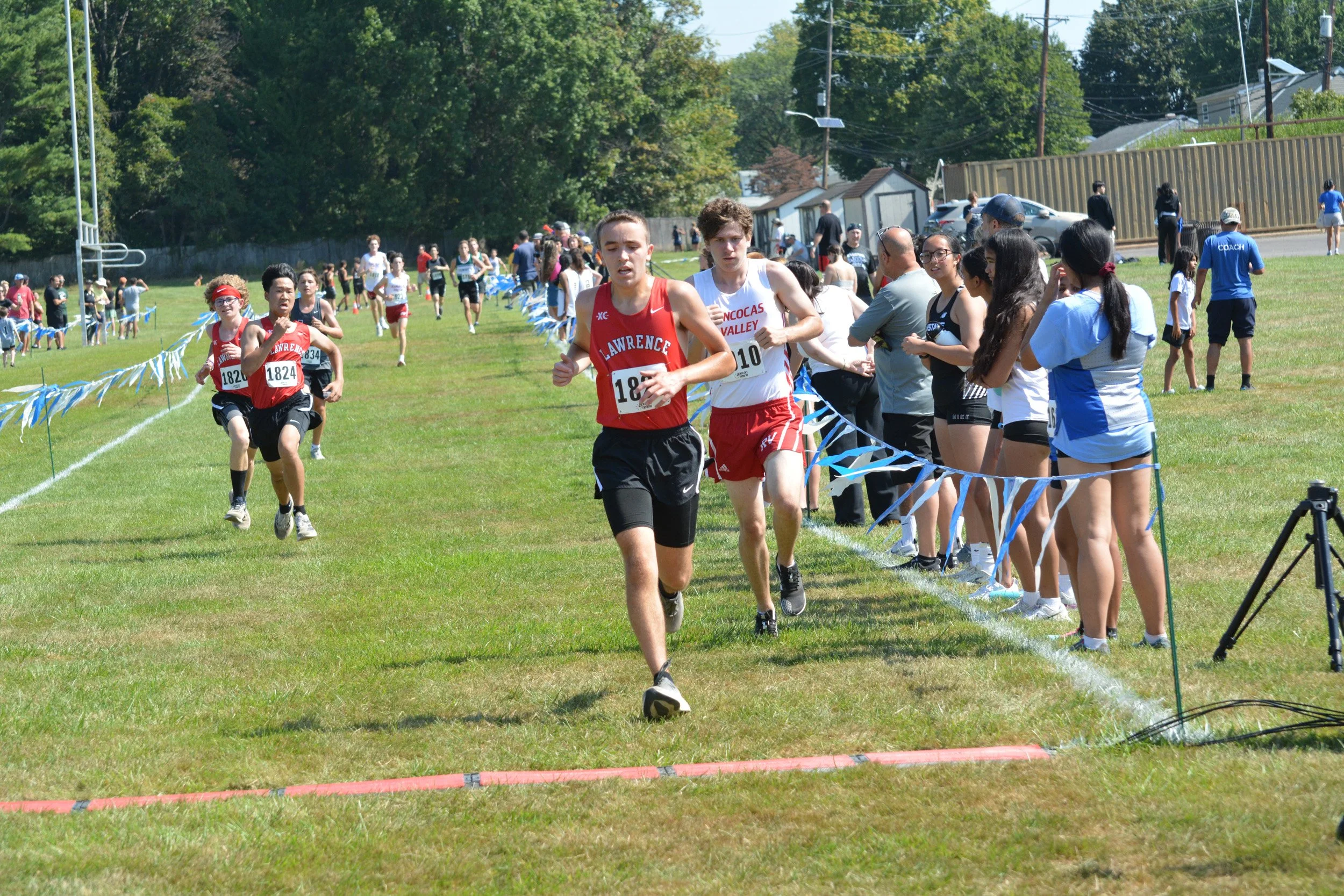 TCNJXCInvy2025_VarBoysFinish_Small-082.jpg
