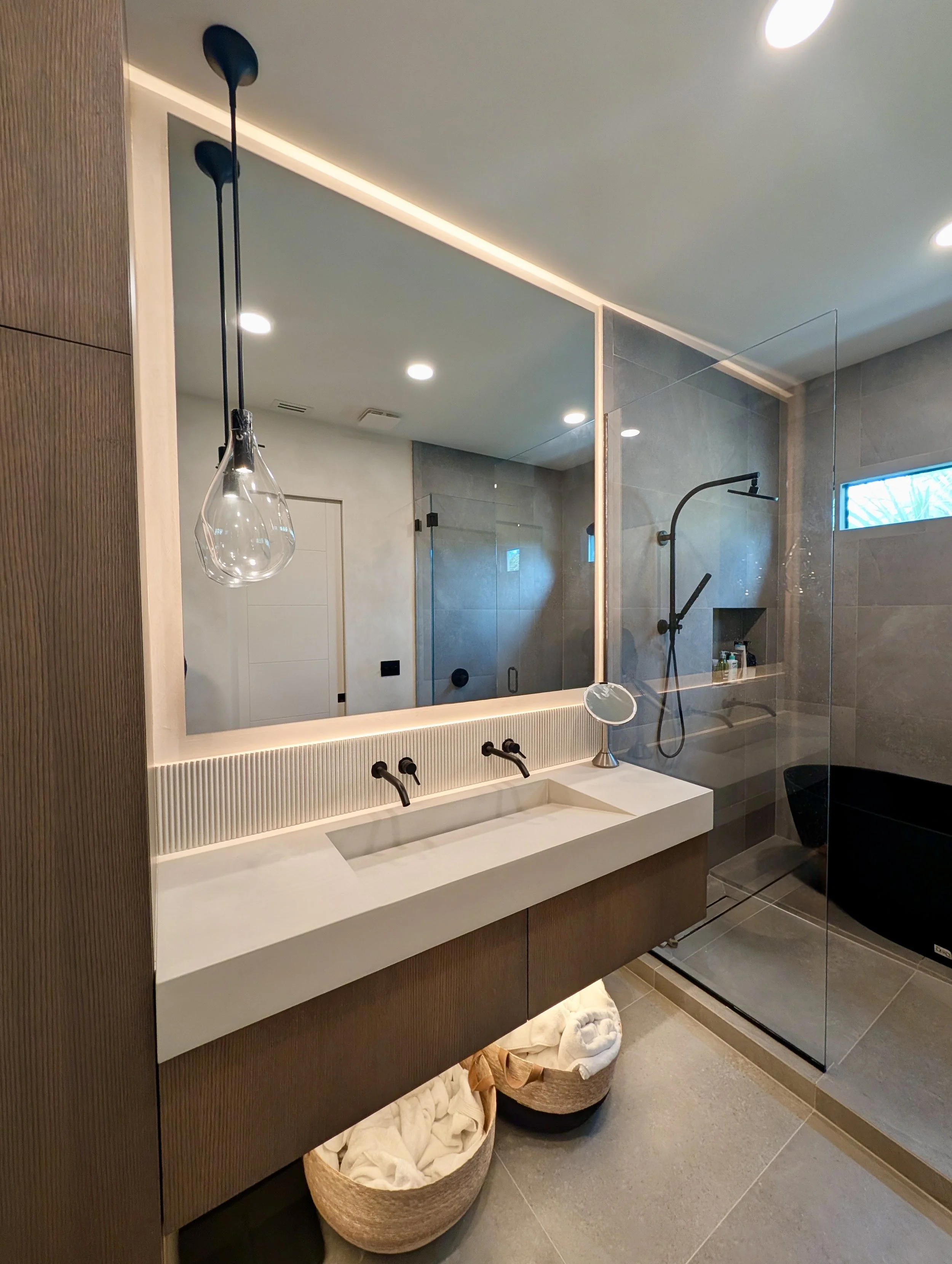 Floating Backlit Mirror & Frameless shower panel
