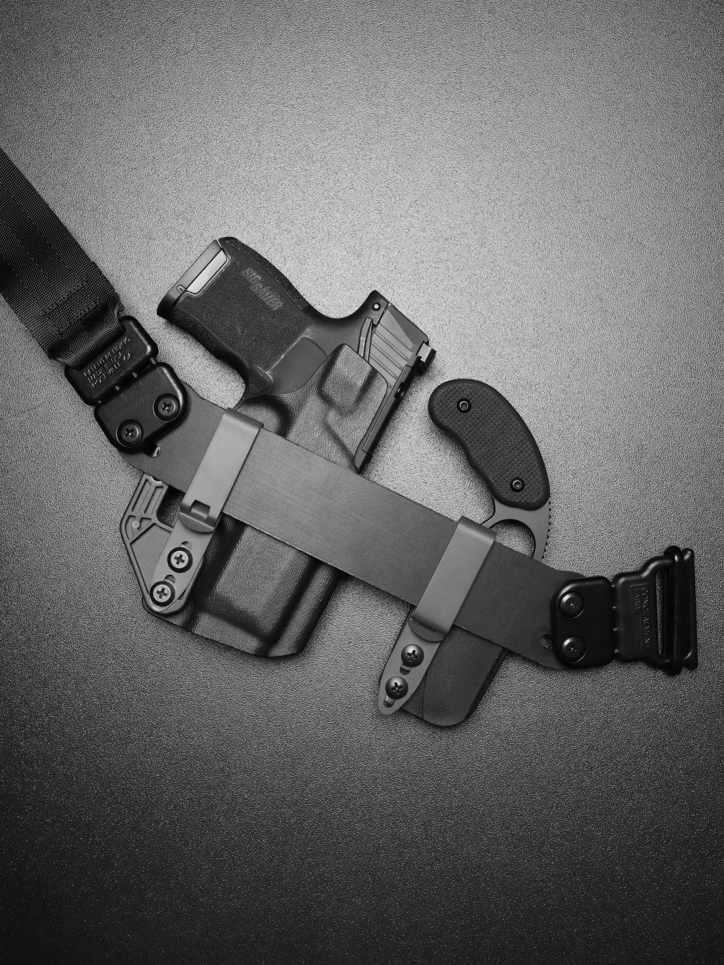 Support your EDC. 

Add support to your favorite clothing. The Concealment Labs Liner is designed to provide superior concealed carry support while operating independently from your clothes. Built to line the inside of your waistband, it delivers con
