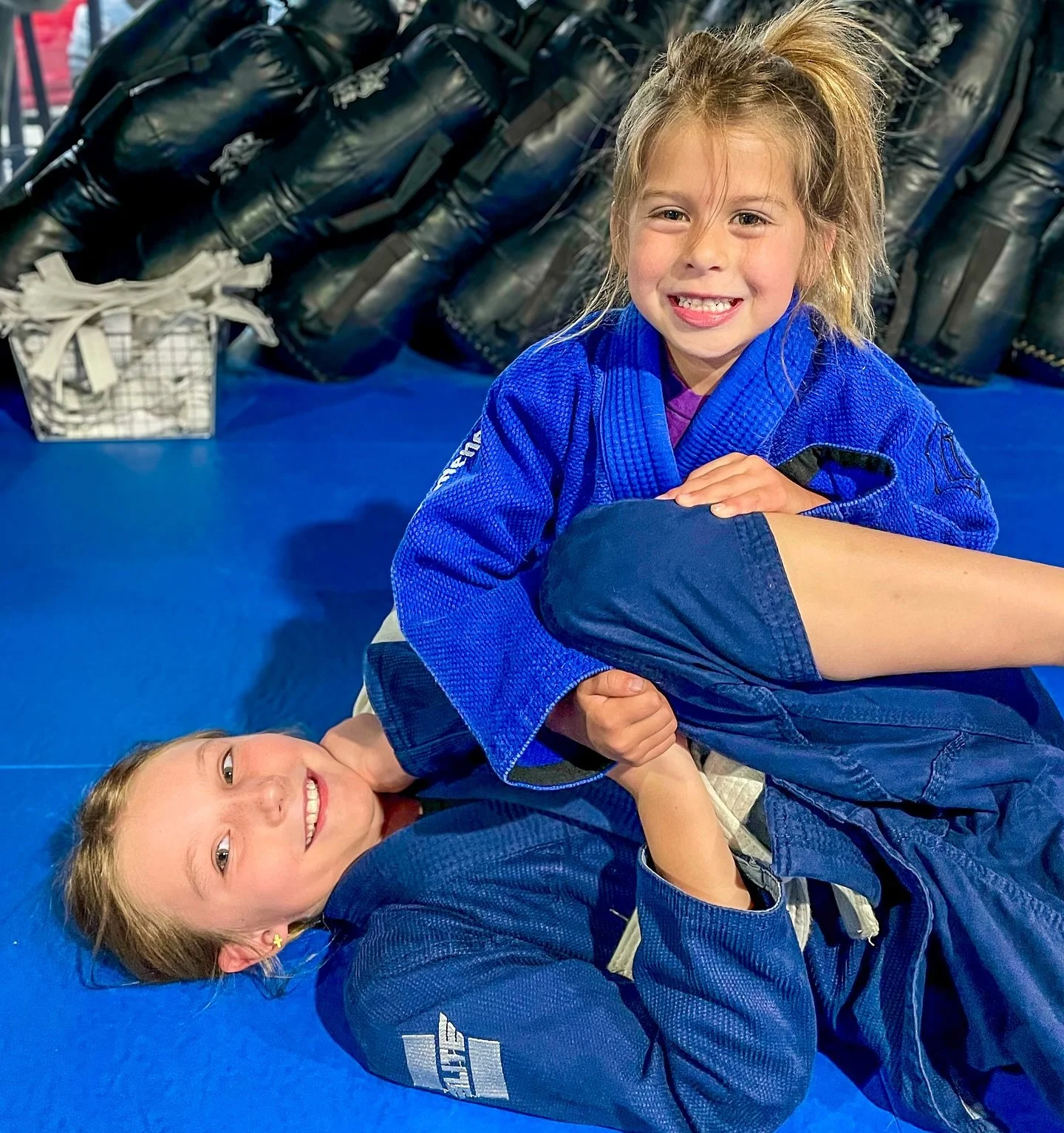 It&rsquo;s FRIENDS &amp; FAMILY MONTH! 🎉
We&rsquo;re halfway through September&mdash;there&rsquo;s still time to bring someone in to train with you for FREE before the month&rsquo;s over!

✅ Kids &bull; Teens &bull; Adults
✅ No experience needed
✅ L