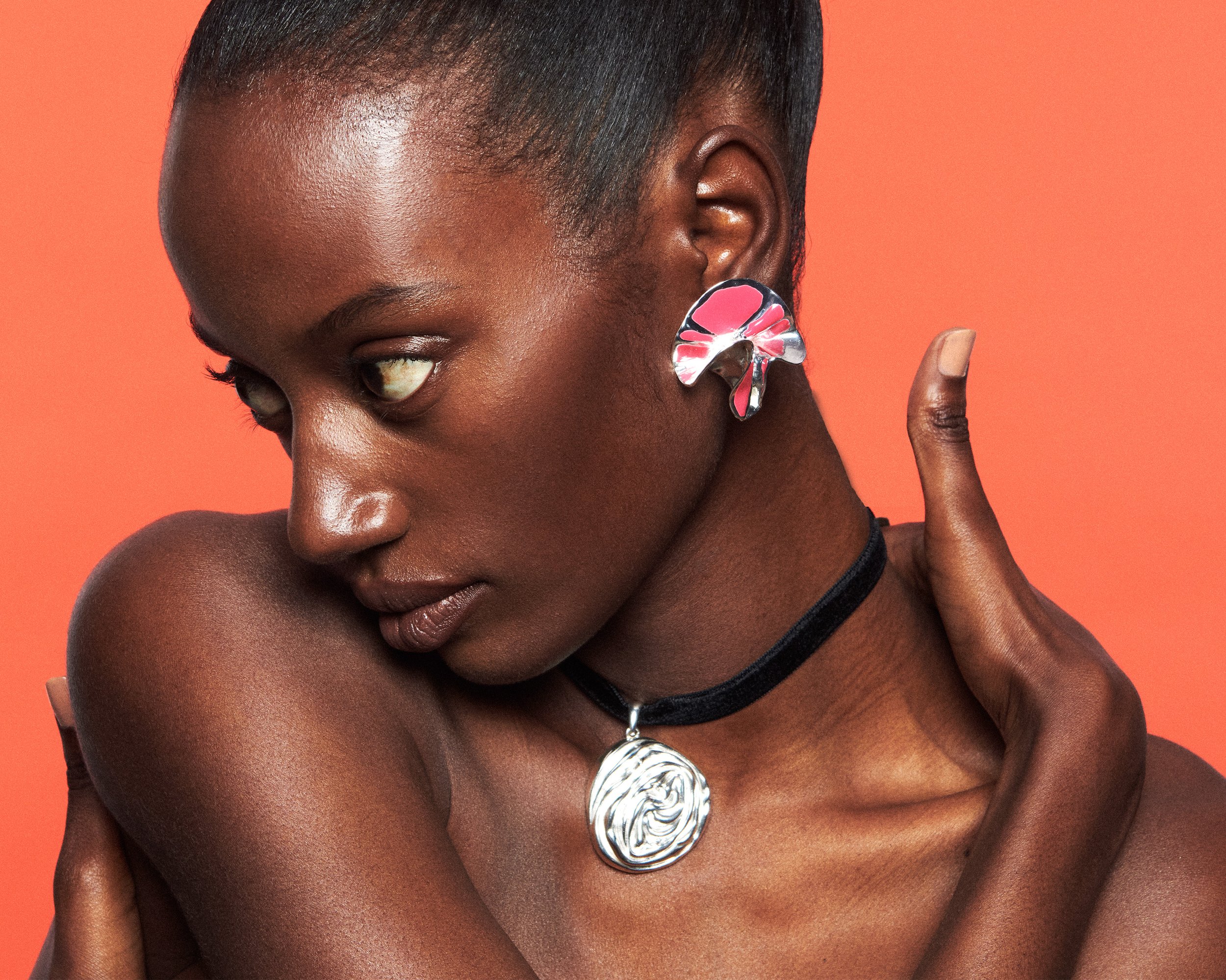 Social_Rosette_Pendant_Sylvia_Enamel_Earring_011-edit-reduced.jpg