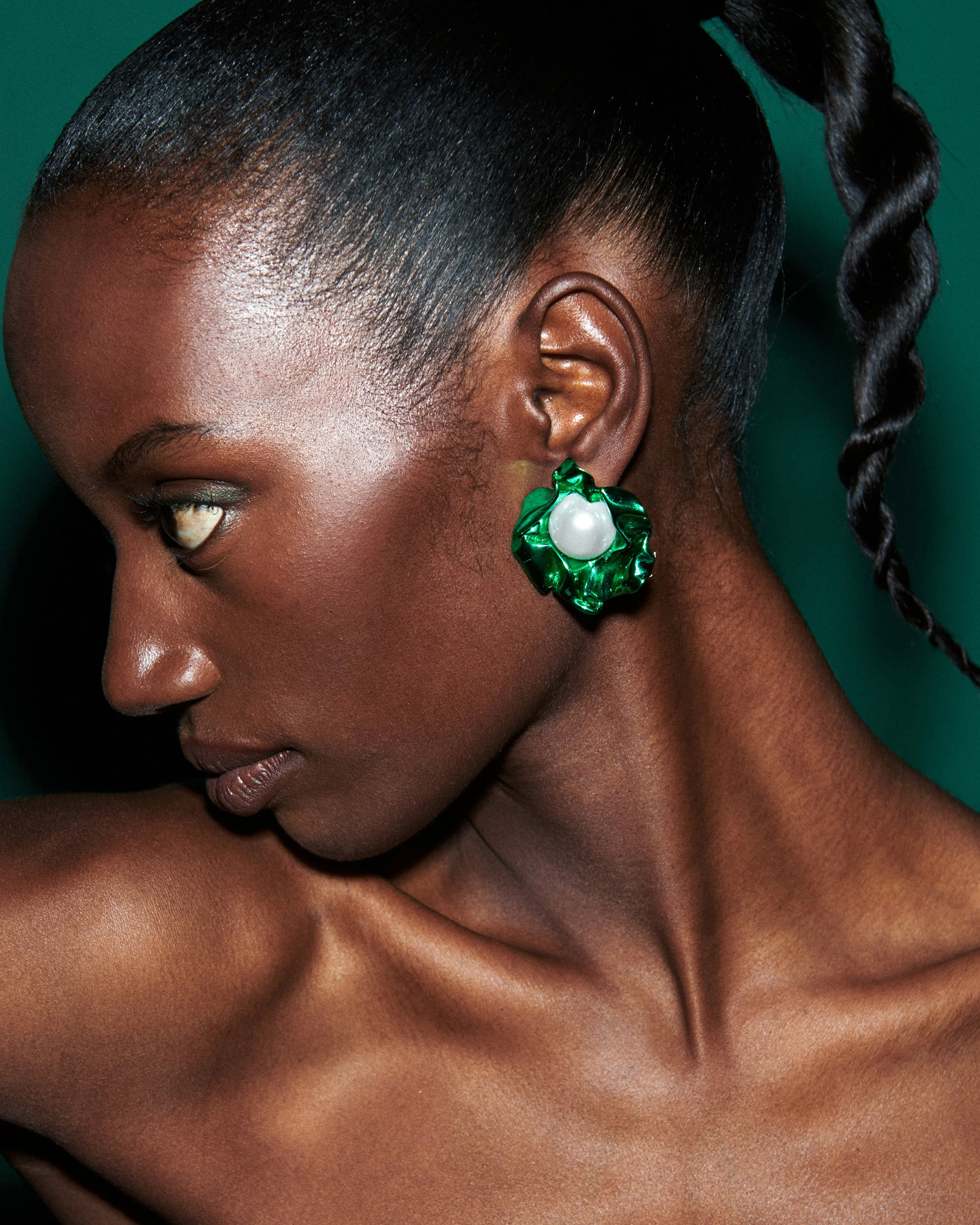 Social_Titania_Earring_Emerald_025-edit-low.jpg