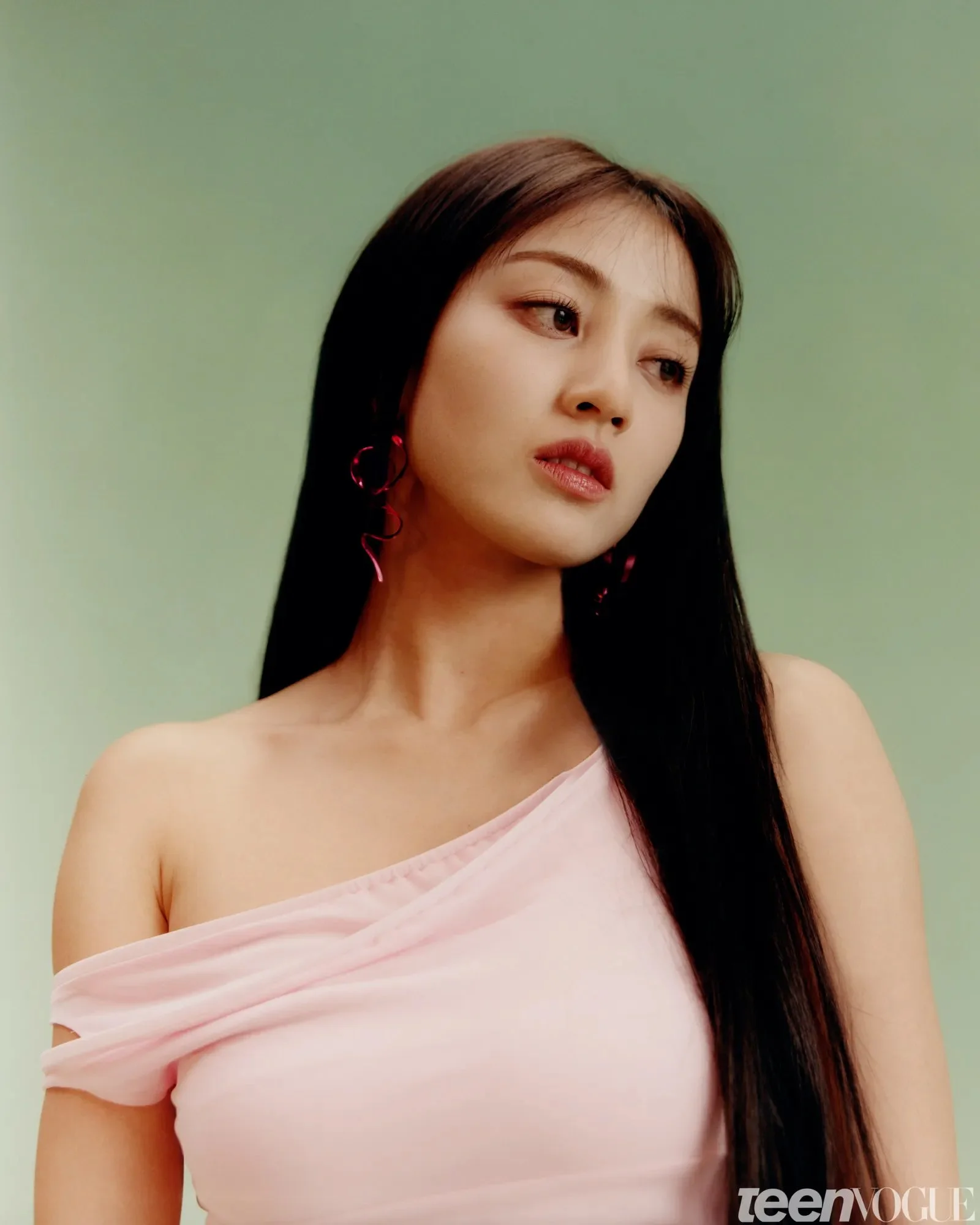 4_Jihyo_TWICE_FINAL_WM-2-pink-allegro.jpg