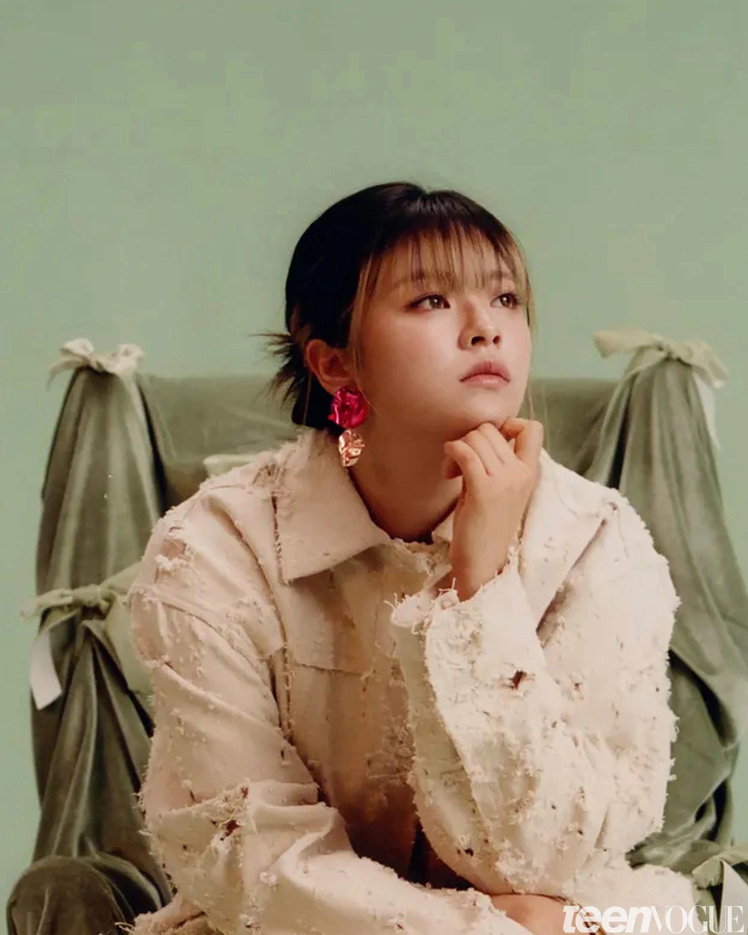6_Jeongyeon_TWICE_FINAL_WM-1-pink-flashback-cropped.jpg