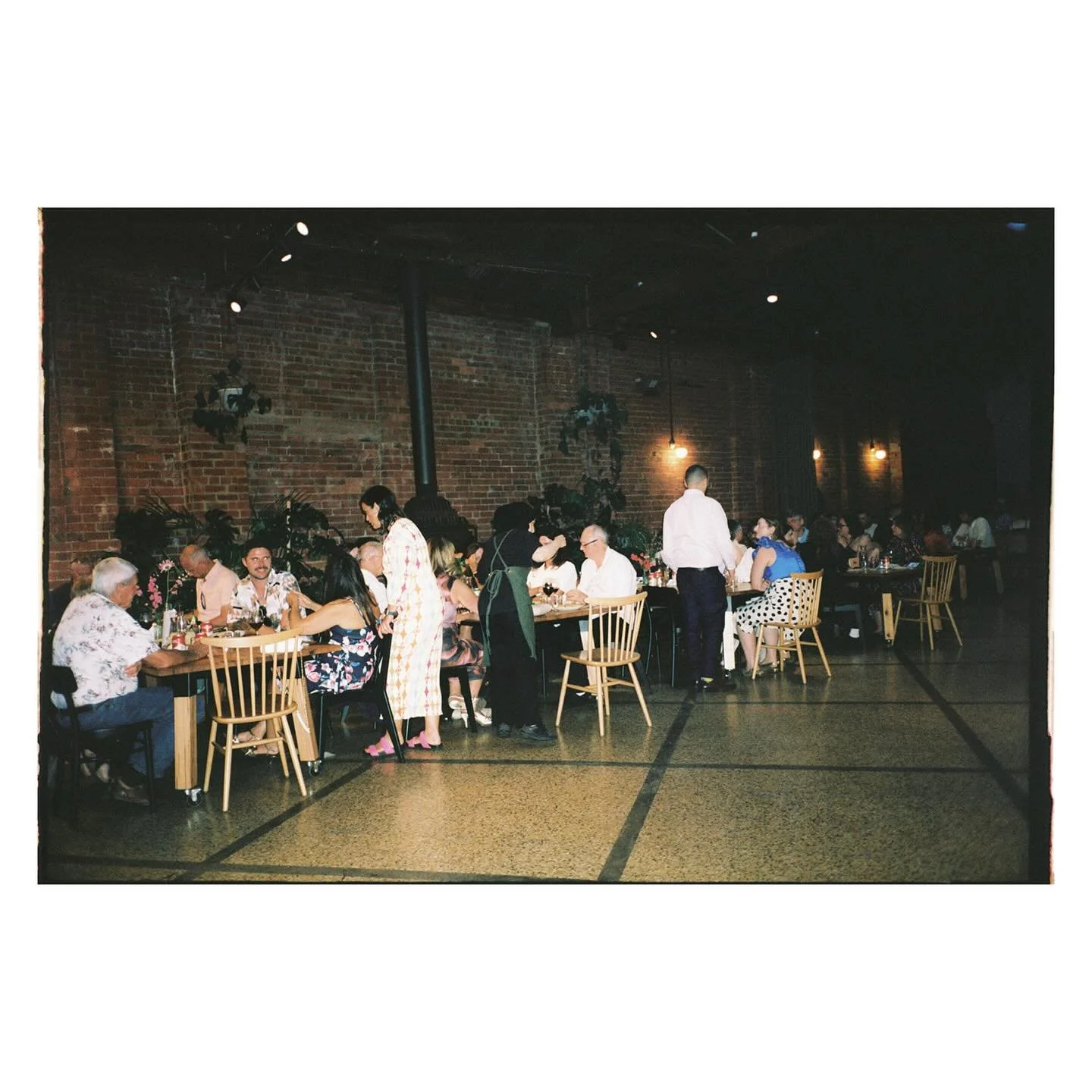 Dinner time @freetofeedmelbourne 

🏷️ Melbourne wedding photographer