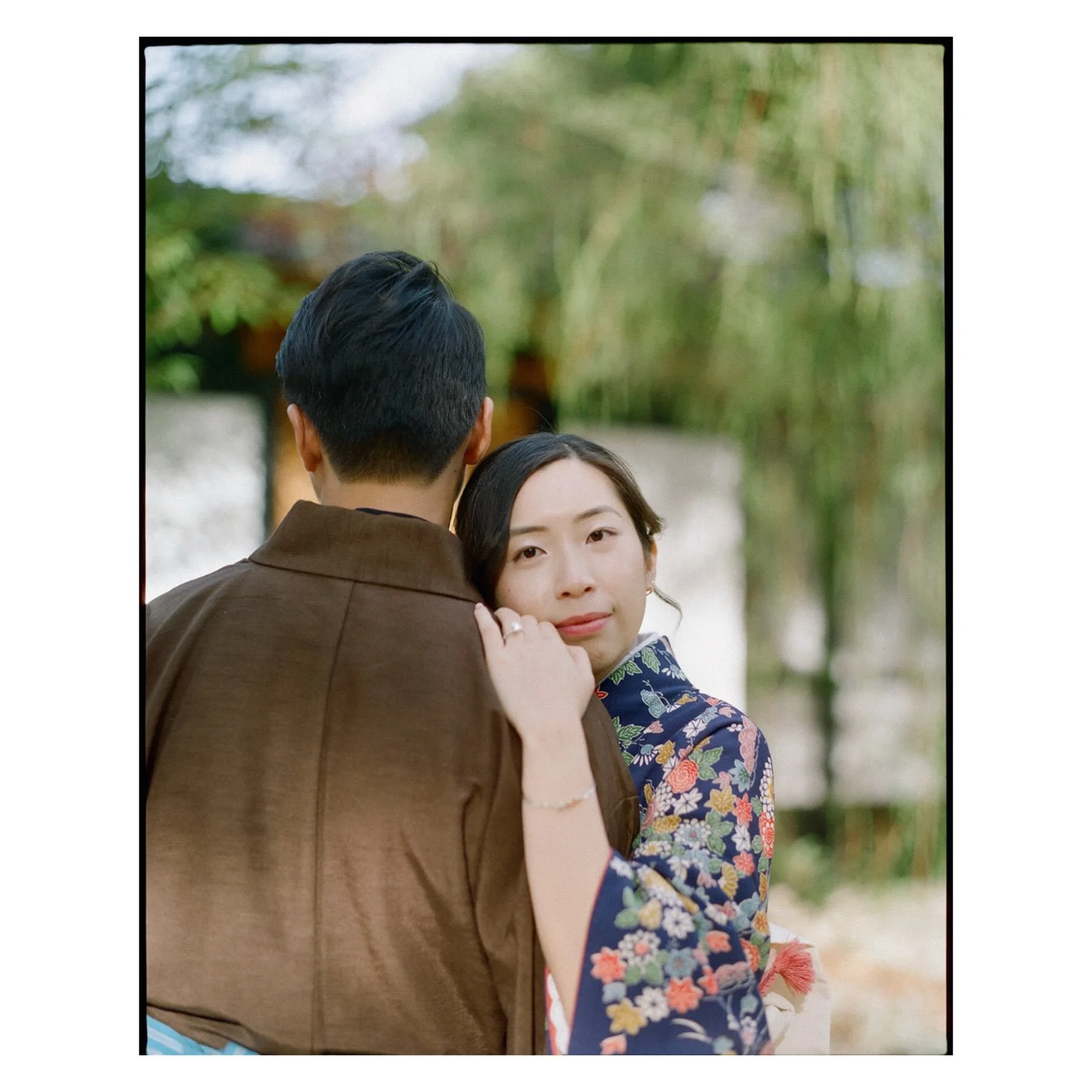 Taking it back to Alvin &amp; Sylvia&rsquo;s intimate engagement at @shizukaryokan 

An incredible backdrop and such a special space to hold this memory ❤️&zwj;🔥❤️&zwj;🔥

🏷️ Melbourne film wedding photographer