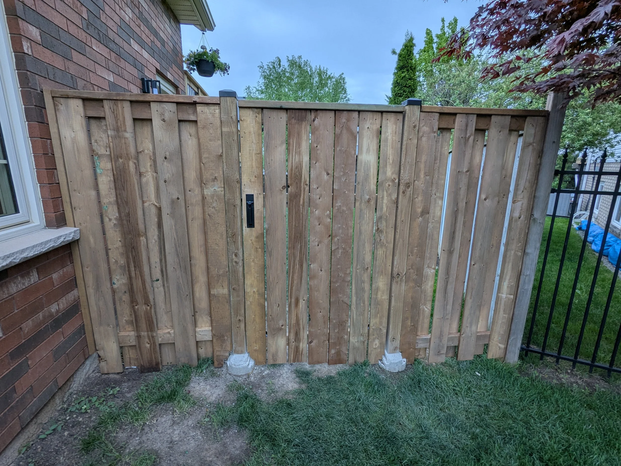 Walcot - Fence & Gate
