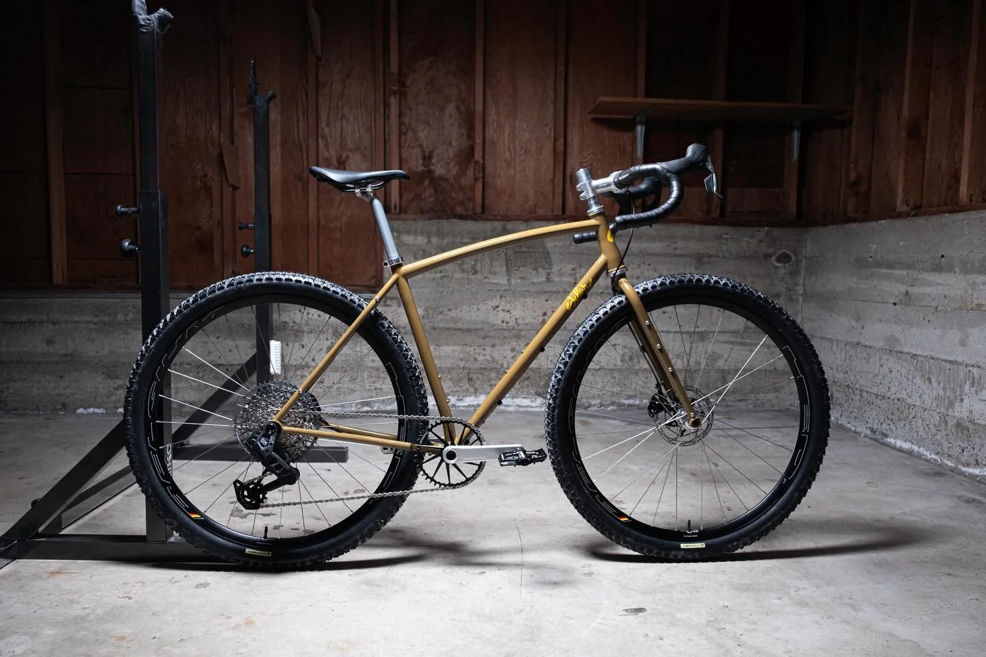 New Whip Day

Sklar SuperSomething built by SuperSkilled Quoc. 

Highly recommend @wookingaround if you need a bike built or worked on. He really knows his shit. 

@sklar