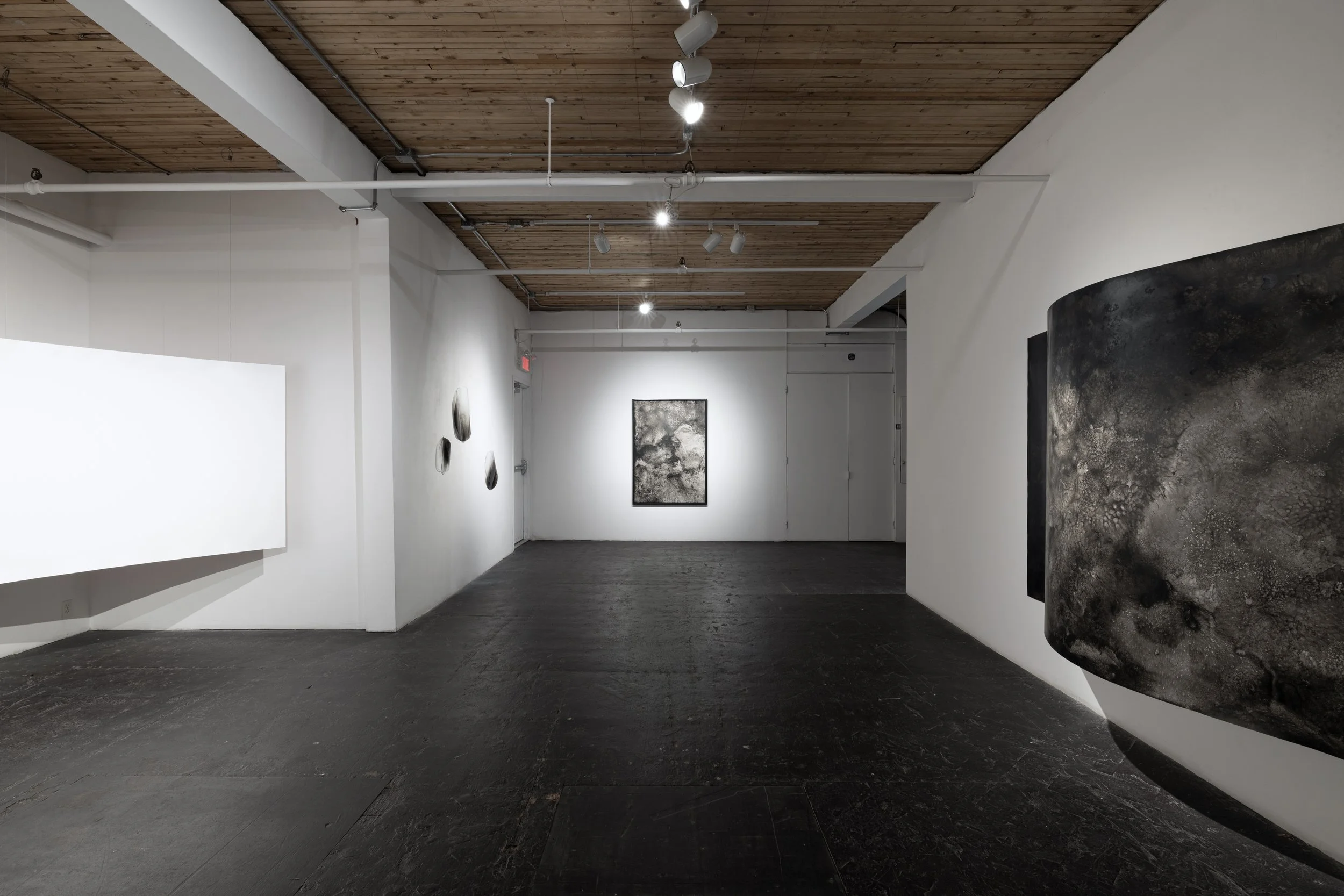 Exhibition view, Entre temps et courants - Art Mûr Gallery - Photo: Michael Patten