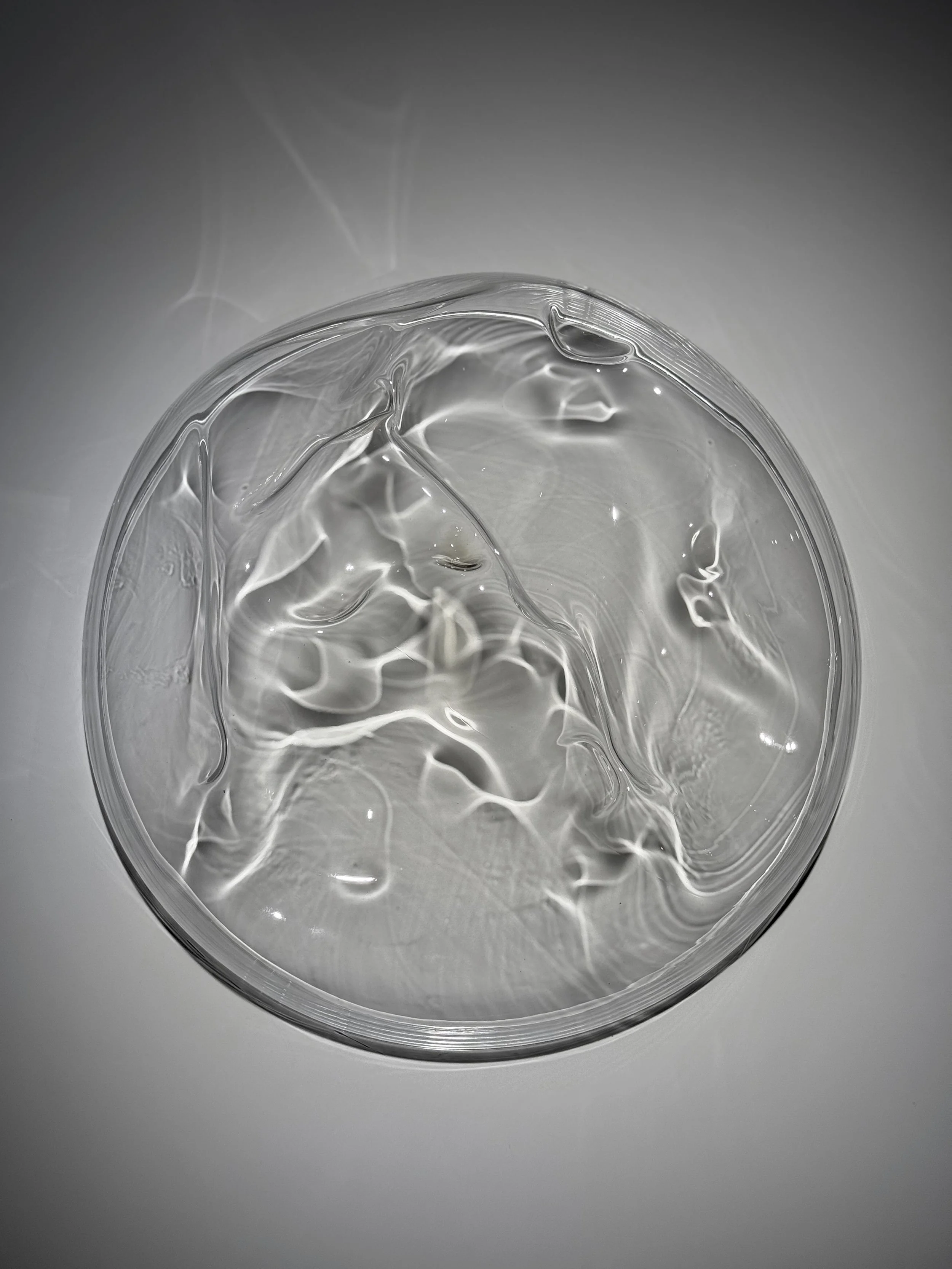 Par le souffle, 2025 (1 à 9),
Emy Gagnon Gélinas, Verre soufflé | Blown glass, En collaboration avec l’artiste verrier Dylan Duchet | In collaboration with glass artist Dylan Duchet, 15 cm - 41 cm × 15 cm - 41 cm × 8 - 20 cm, 500$ - 750$ - 1,000$ CAD