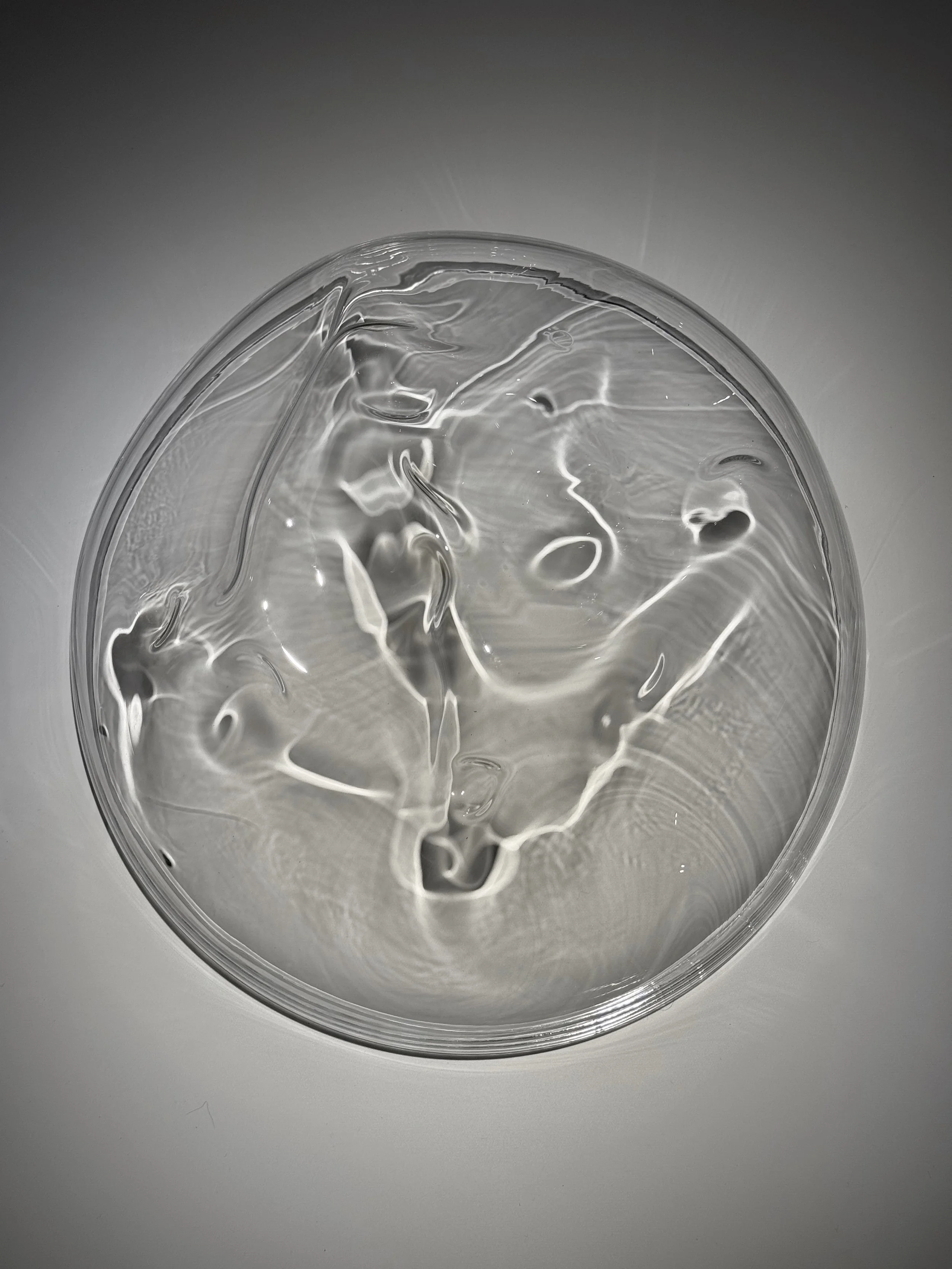 Par le souffle, 2025 (1 à 9),
Emy Gagnon Gélinas, Verre soufflé | Blown glass, En collaboration avec l’artiste verrier Dylan Duchet | In collaboration with glass artist Dylan Duchet, 15 cm - 41 cm × 15 cm - 41 cm × 8 - 20 cm, 500$ - 750$ - 1,000$ CAD