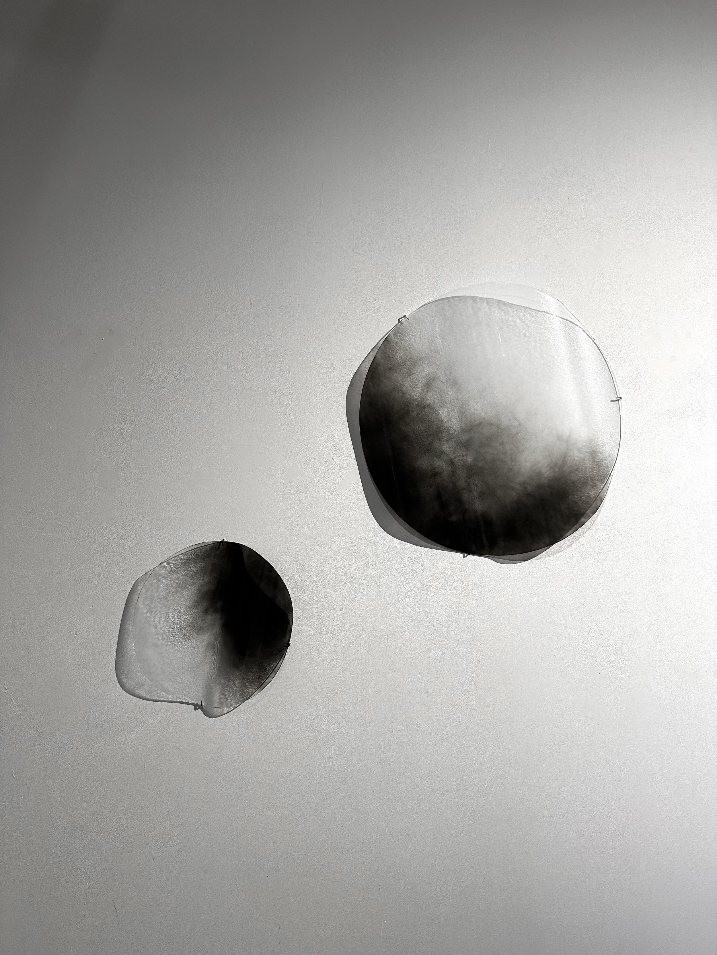 Ondulations, 2024 - Soot on glass - 30 cm x 30 cm x 10 cm : 1,200$ CAD - 50 cm x 50 cm x 15 cm : 1,900$ CAD - Photo: Michael Patten