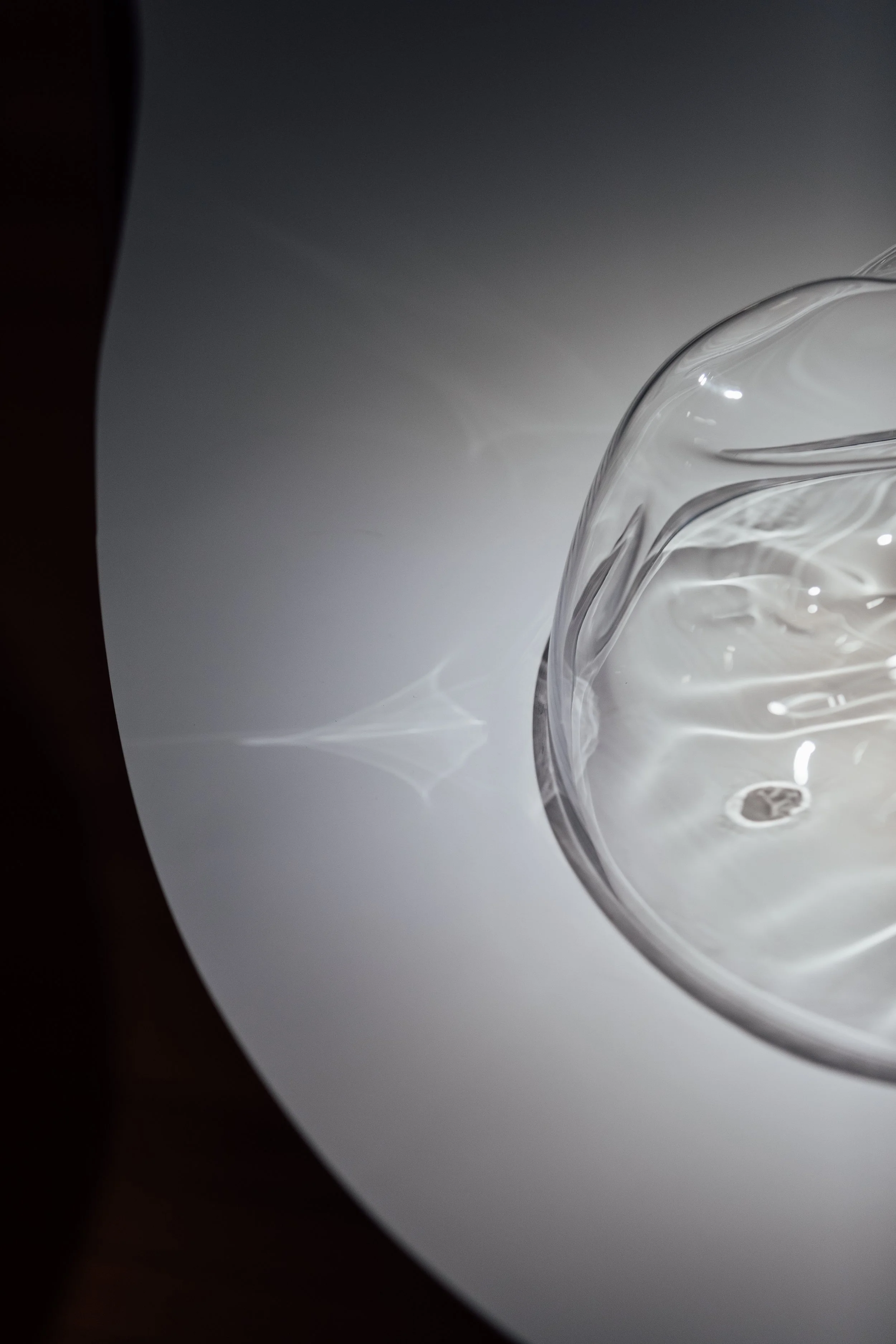 Par le souffle, 2025 (1 à 9),
Emy Gagnon Gélinas, Verre soufflé | Blown glass, En collaboration avec l’artiste verrier Dylan Duchet | In collaboration with glass artist Dylan Duchet, 15 cm - 41 cm × 15 cm - 41 cm × 8 - 20 cm, 500$ - 750$ - 1,000$ CAD