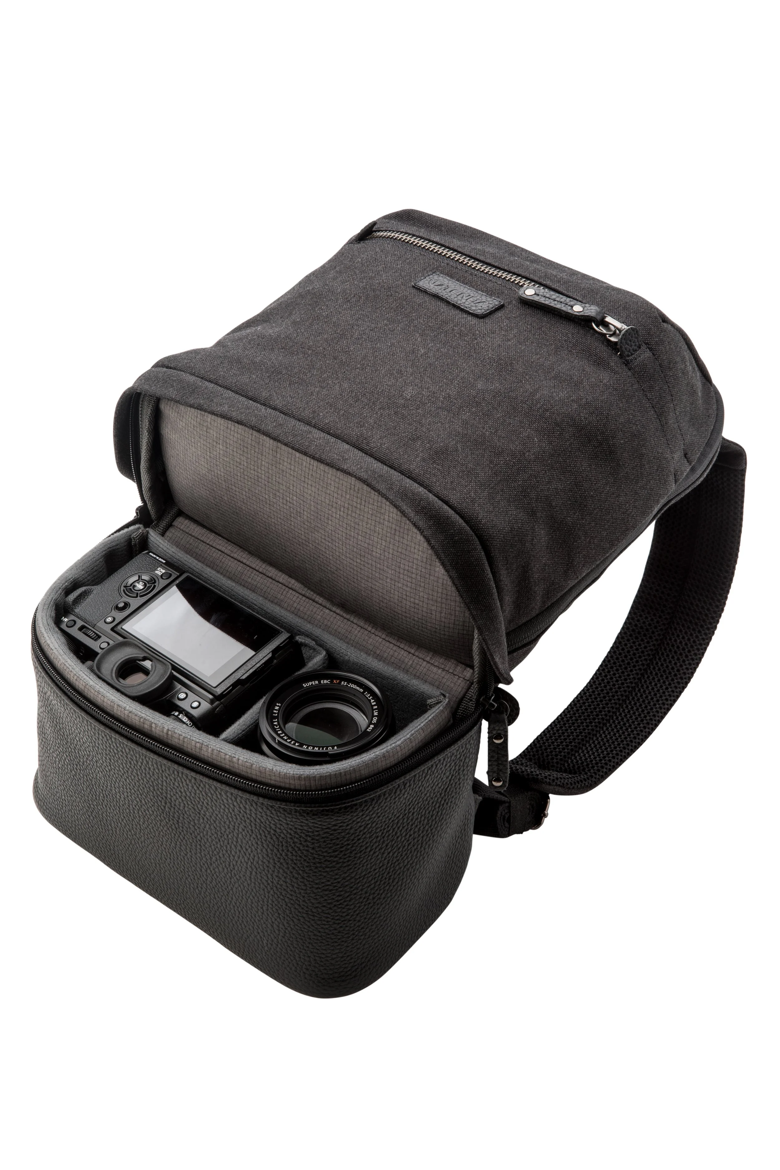 REMOVABLE PADDED CAMERA INSERT