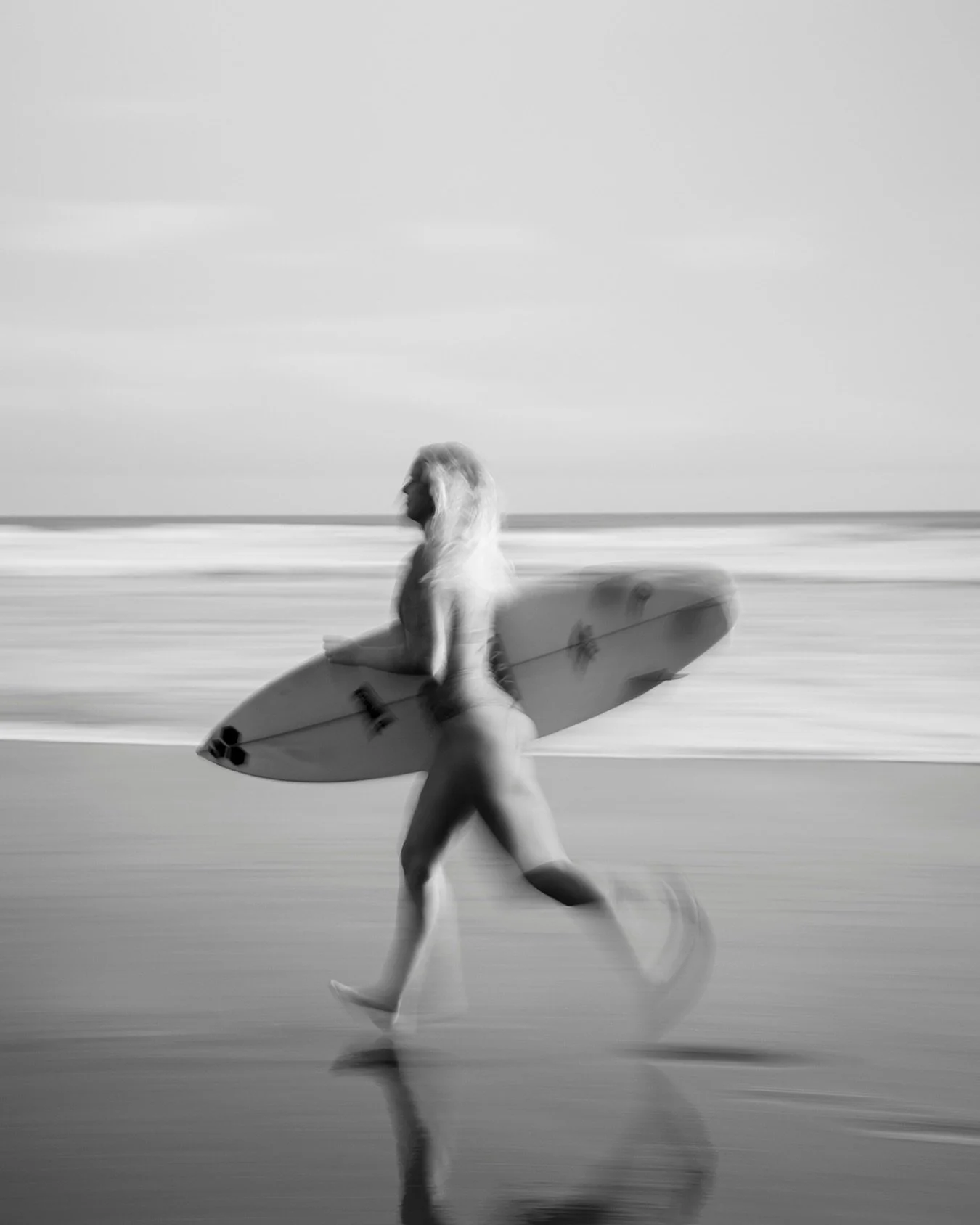 There&rsquo;s beauty in the in-between, the space where something ends and something new begins to breathe.

🏷️ Photography, videography, artist, art prints, creative direction, newcastle, australia based photographer, visual storytelling.