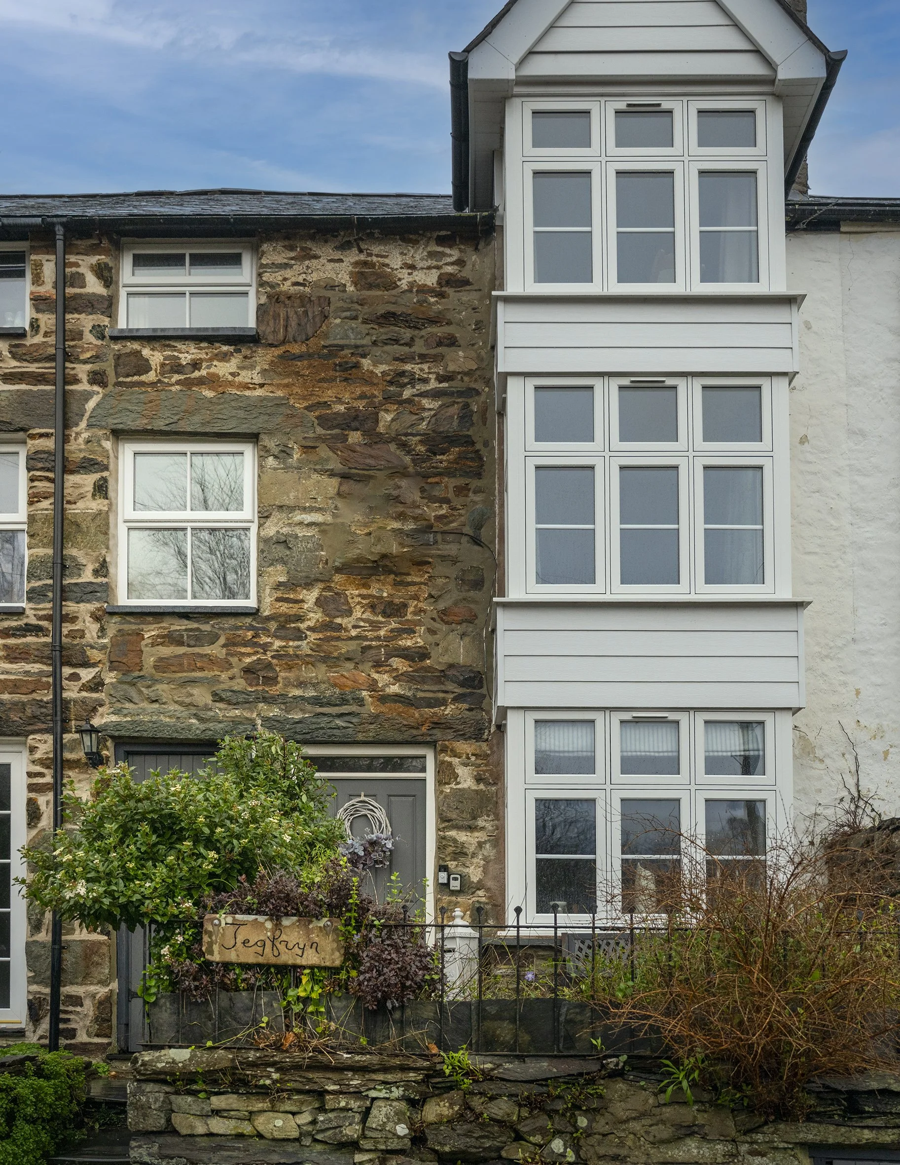 Tegfryn, a stone holiday cottage in Bontddu on the Mawddach Estuary