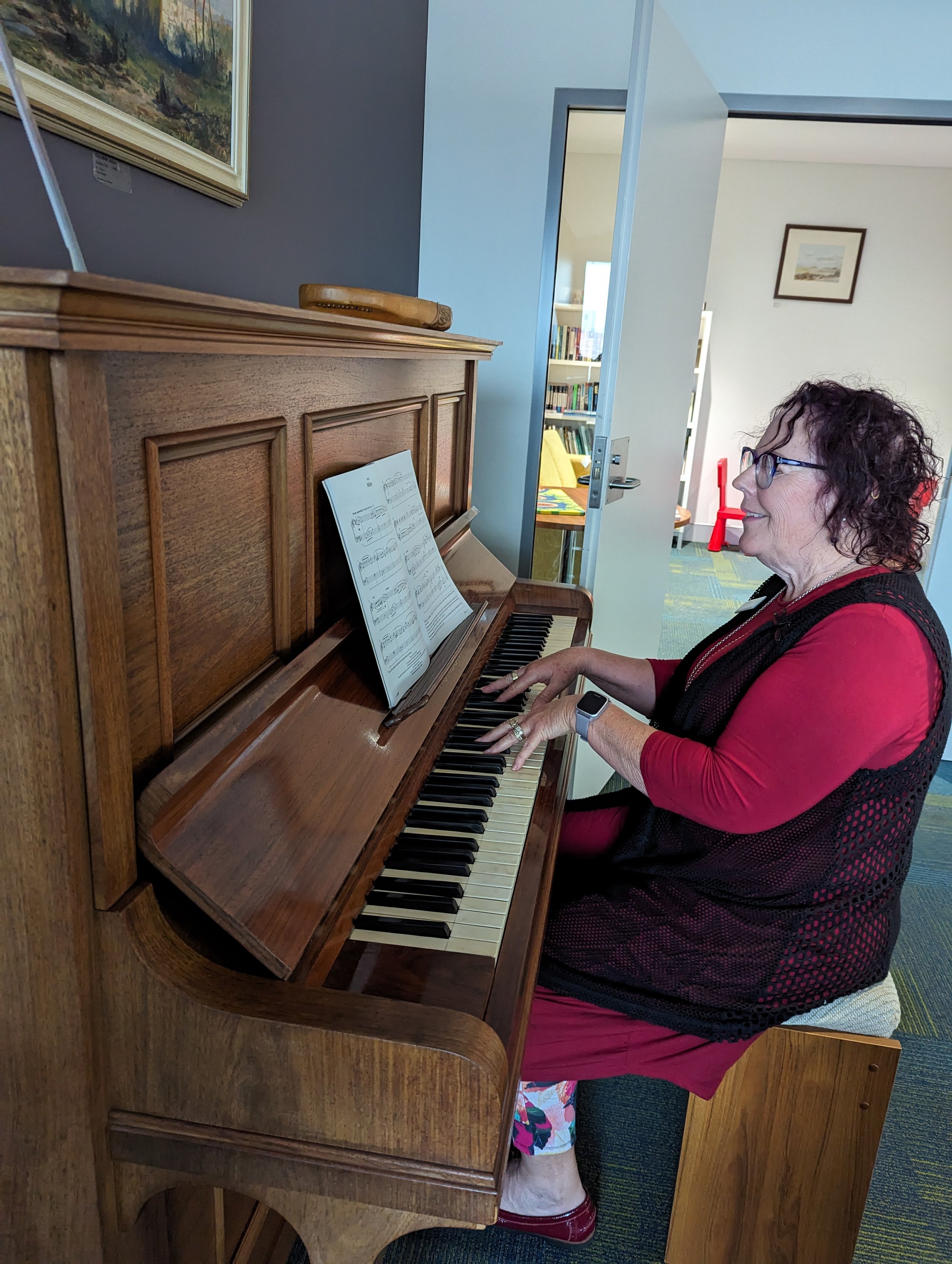 Helen volunteer  (5).jpg
