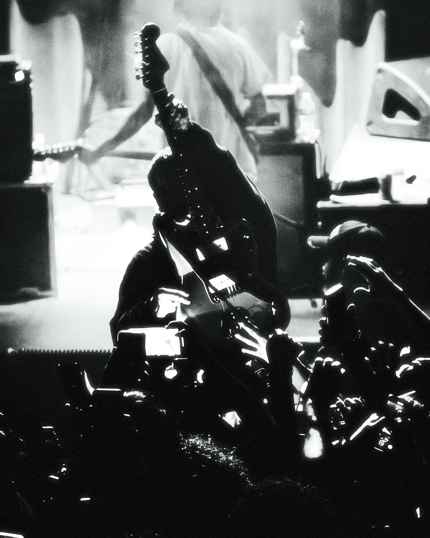 Everyone Loves Nothing.

@bandofnothing