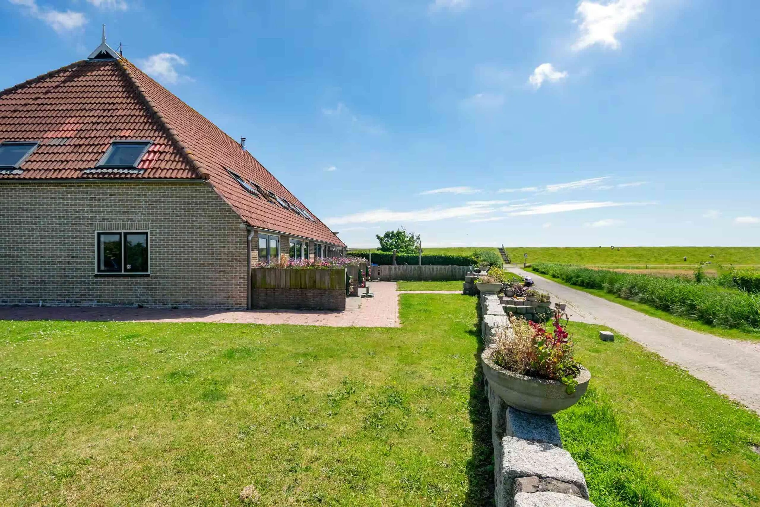 De-Waddenparel-wijds-dijk.jpg