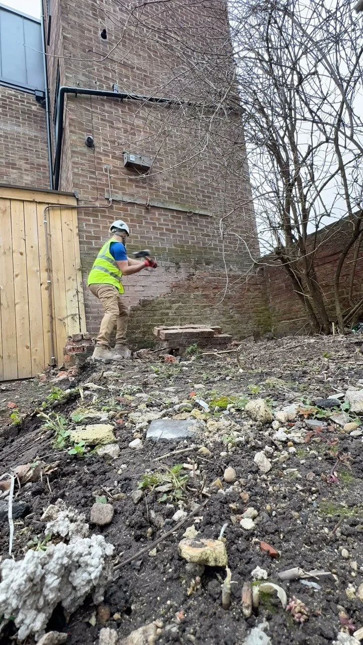 Unstable wall 🧱 ⚠️
Quick demolish and clear up ahead of further external works at this site in York 👷🏼‍♂️
No task to big or small for the teams here at @facilitated_management_limited, whether it’s a smaller wall or a full property ext