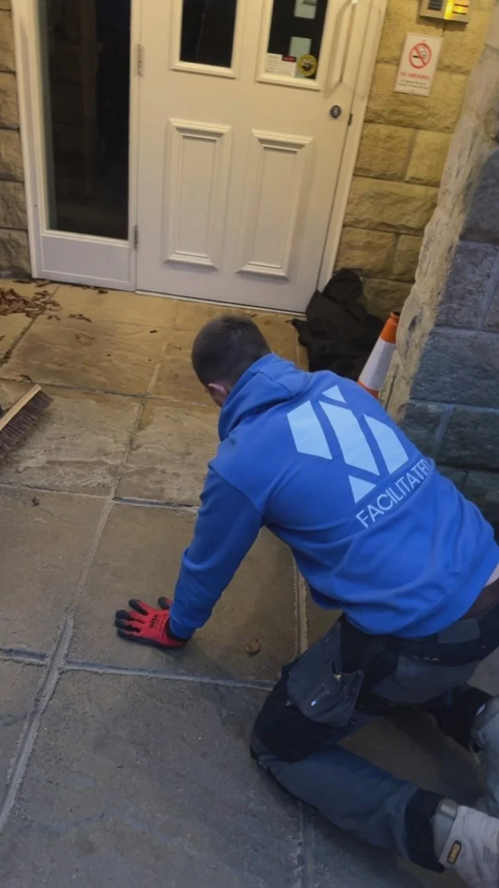 Essential Maintenance 👷🏼‍♂️
Health & Safety Audit raised issues with stability of the paving ⚠️
Our team responded on Christmas Eve, to remove the broken unstable grout and to repoint the paving using a high quality, all weather resin jo