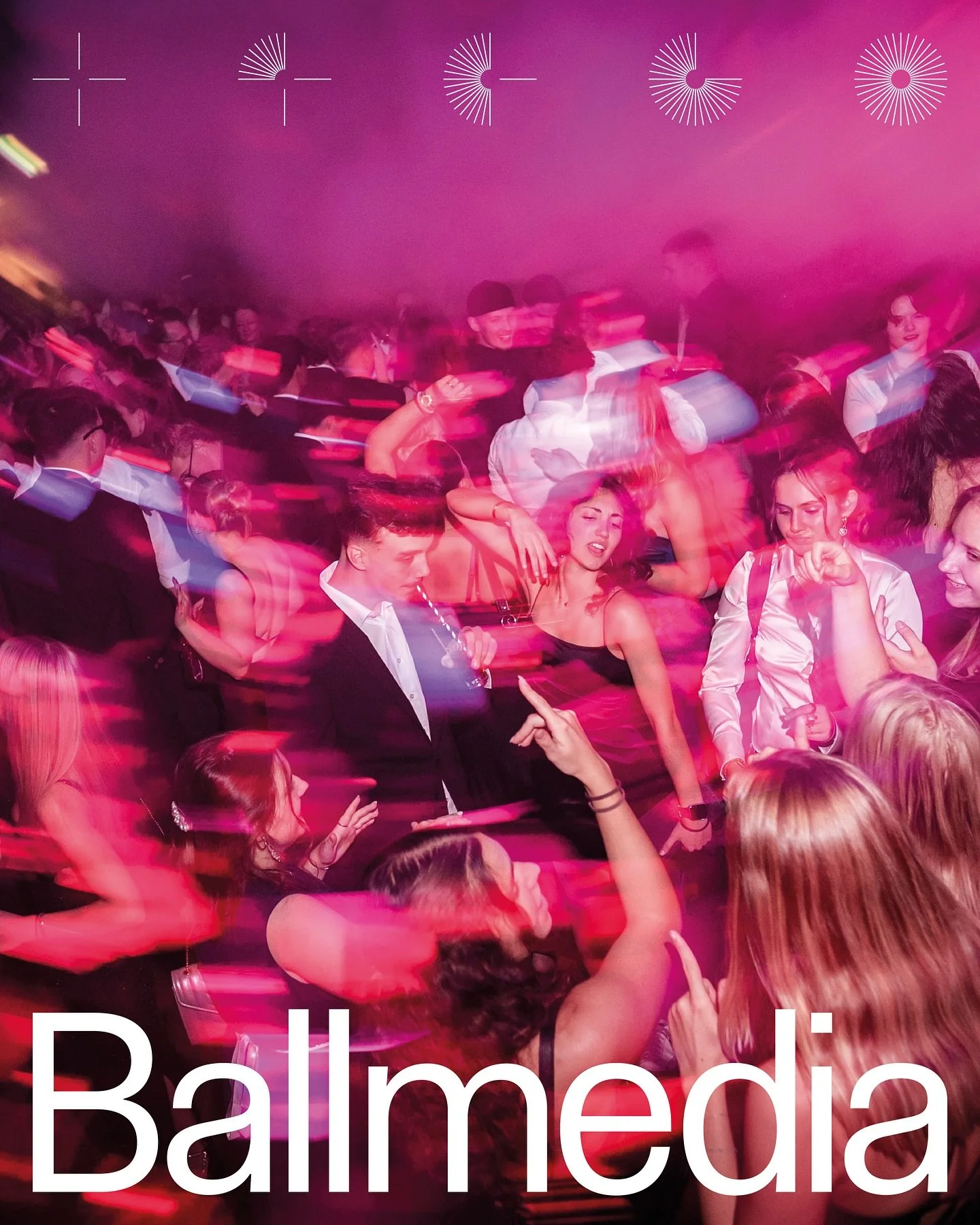 ✨ Am Freitag war es endlich soweit! 🎉 Der Maturaball @schulschwestern.bulme.ball2025 hat mit seiner traumhaften Polonaise und der legend&auml;ren Partystimmung in der Disco einfach alle begeistert. 🕺💃
Markiert eure Freund:innen und teilt eure Lieb