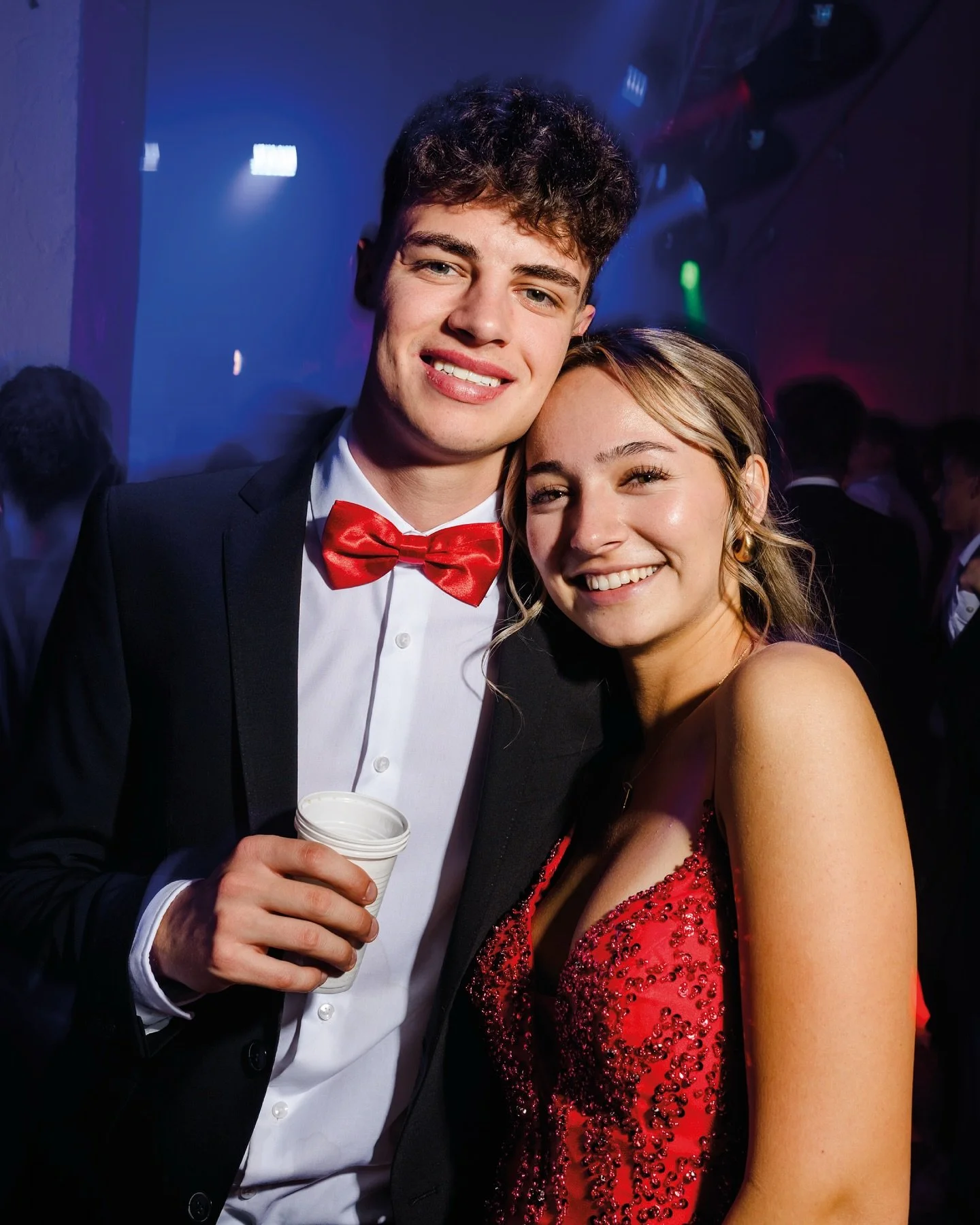 ✨ Am Samstag war es endlich soweit - wir waren in Laakirchen im @papiermachermuseum_alfa ! 🎉 Der Maturaball @hakball_2025 hat mit seiner traumhaften Polonaise und der legend&auml;ren Partystimmung in der Disco einfach alle begeistert. 🕺💃
Markiert 