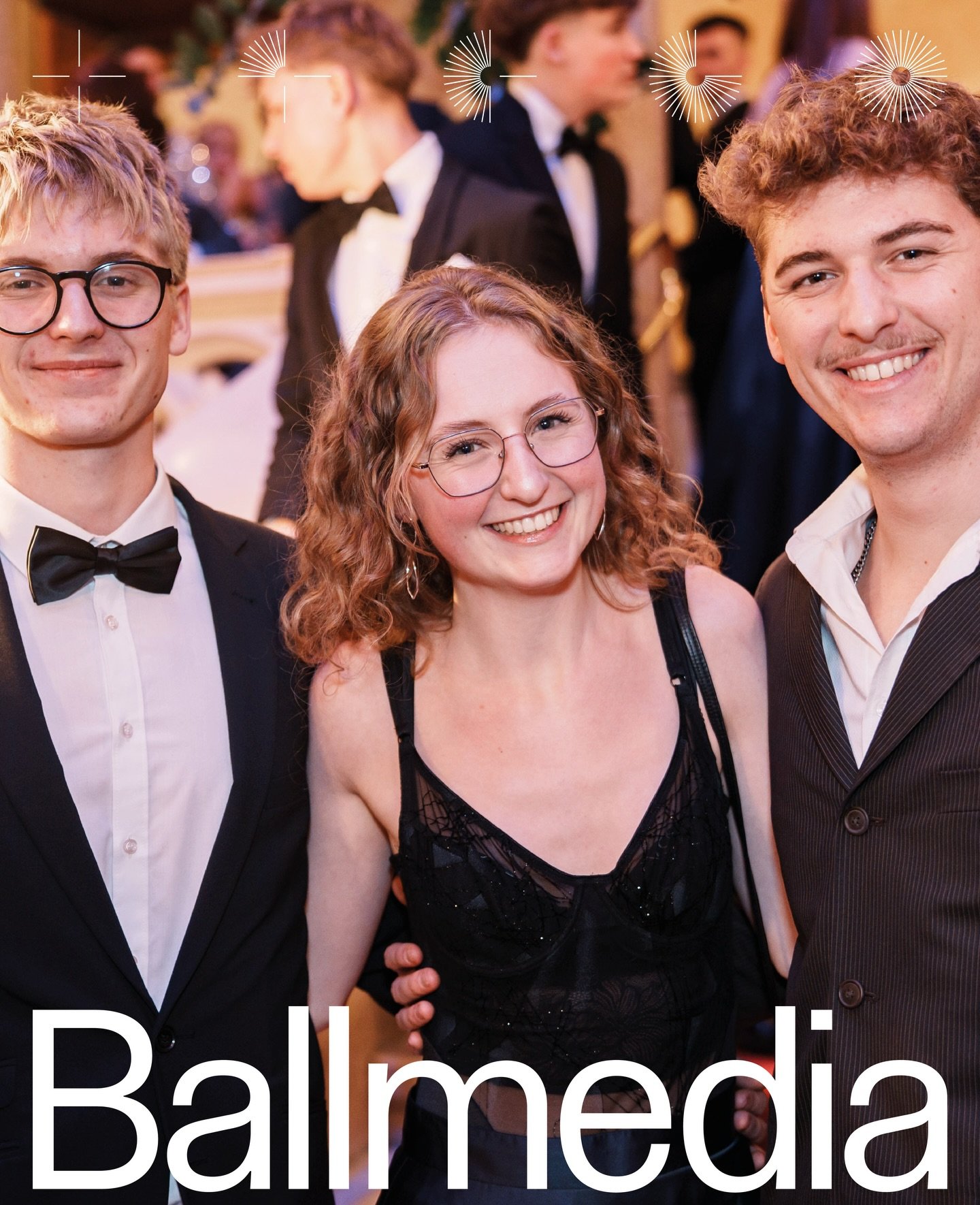 📸 Von der ersten Polonaise bis zum letzten Disco-Beat &ndash;
so sah er aus, unser Ball im All &ndash; Wir greifen nach den Sternen.
.
.
Echt, laut, strahlend. 🌌🚀