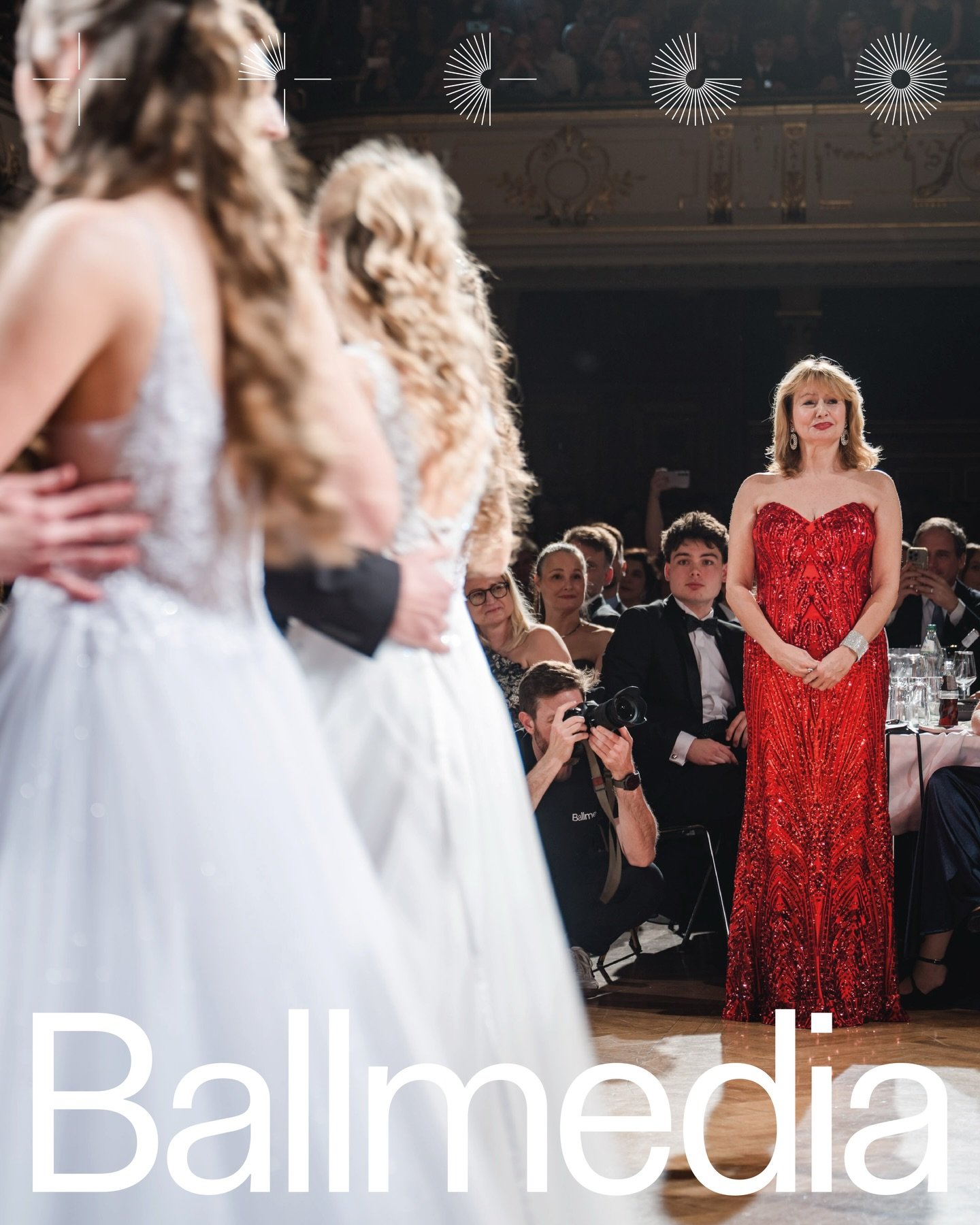 ✨ Polonaise beim Maturaball BG/BRG Lichtenfels
.
LICHTENFELS WORLDCUP: DAS GROSSE FINALE ✨
.
Elegante Moves, strahlende Gesichter und G&auml;nsehaut-Momente mit der @tanzschule_schweighofer 💃🕺