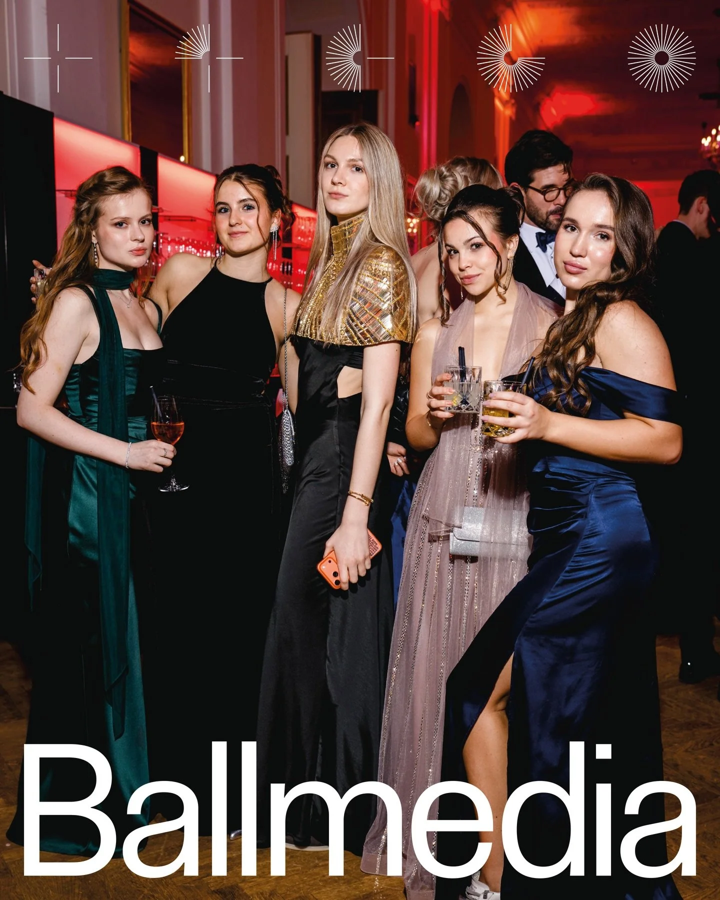 ✨ LOVE &amp; RESPECT in der Hofburg ✨
.
Ein unvergesslicher Auftakt zum traditionsreichsten Ball Wiens: Die feierliche Er&ouml;ffnung des @juristenball_wien_official &ndash; zur&uuml;ckgehend bis in die Zeit des Wiener Kongresses &ndash; stand heuer 