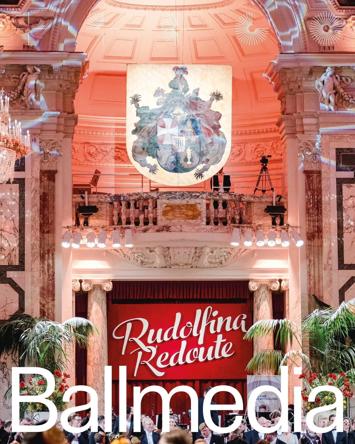 Rudolfina-Redoute 2026
.
Was f&uuml;r eine glanzvolle Er&ouml;ffnung in der Hofburg.
-
Mit den feierlichen Einz&uuml;gen und den Kl&auml;ngen der &bdquo;Akademischen Festouvert&uuml;re&ldquo; von Johannes Brahms begann ein Abend voller Tradition und 