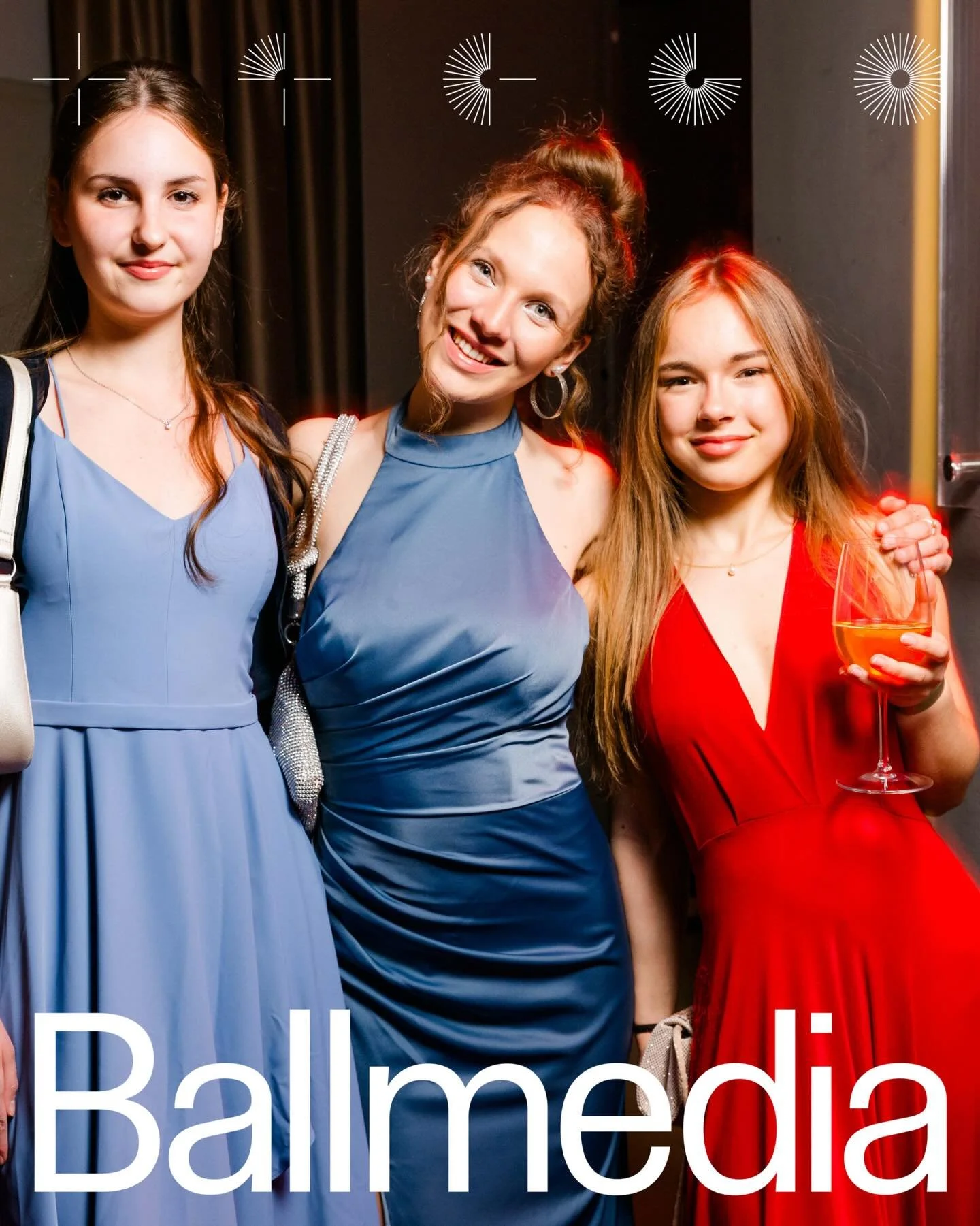 RED CARPET - A NIGHT TO SHINE ✨
.
Und gleich noch mehr Eindr&uuml;cke des gestrigen Maturaballs der Sch&uuml;lerInnen des @grg17_schulball2026 im @palaiswertheim in Wiens 1.Bezirk.
Was f&uuml;r eine traumhafte Location die die Sch&uuml;lerInnen mit w