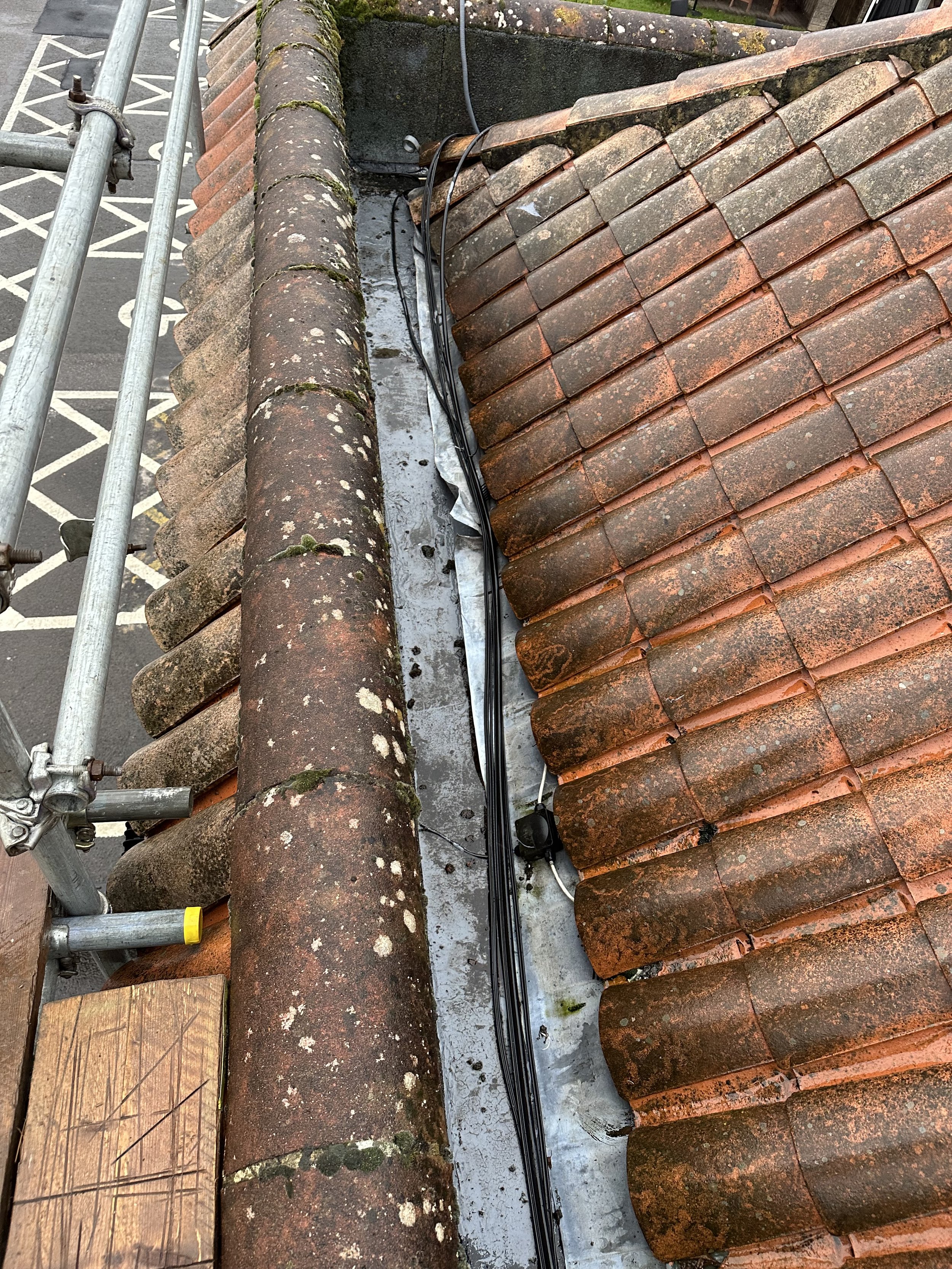 Leaky pub roof Worthing before being fixed