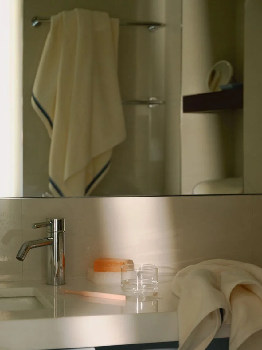 A little moment in Fitzrovia Apartment. 

Styled by @jessicaalice_design 
Photography @sarahbuttonphoto