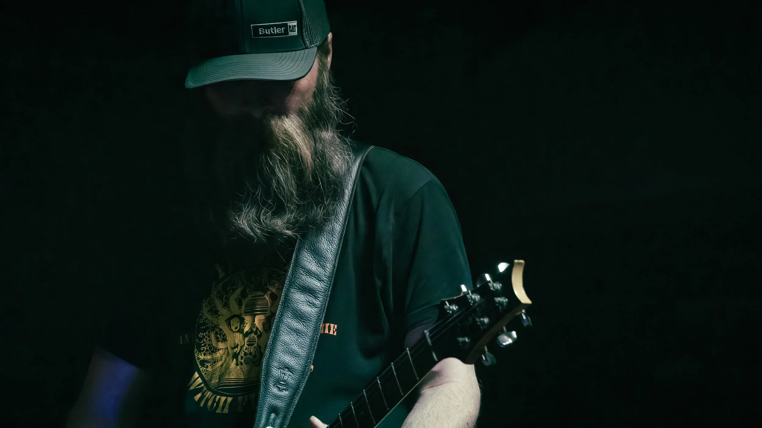 Copy of DSC09879-DeNoiseAI-severe-noise.jpg