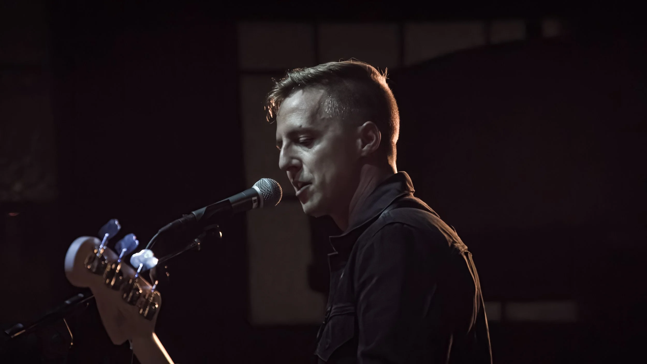 Copy of DSC06691-DeNoiseAI-low-light.jpg