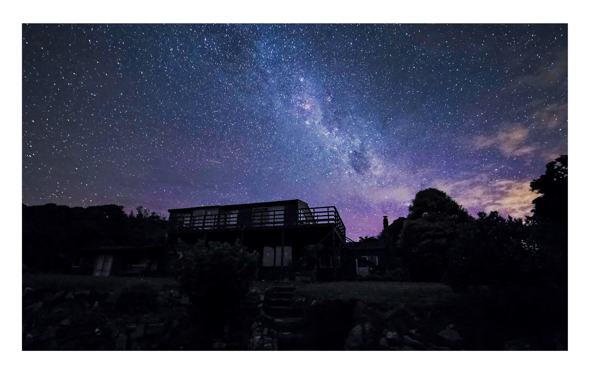 Stunning star lit skies and the Milky Way above Breakers Boutique Accommodation