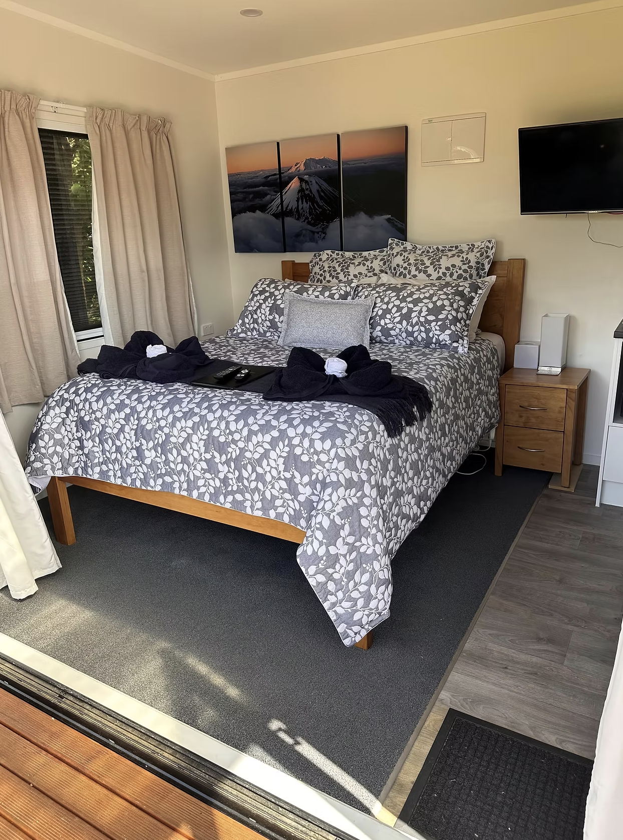 Rua Awa is a private cabin with a dedicated spa pool and one bedroom with a queen bed and ensuite.