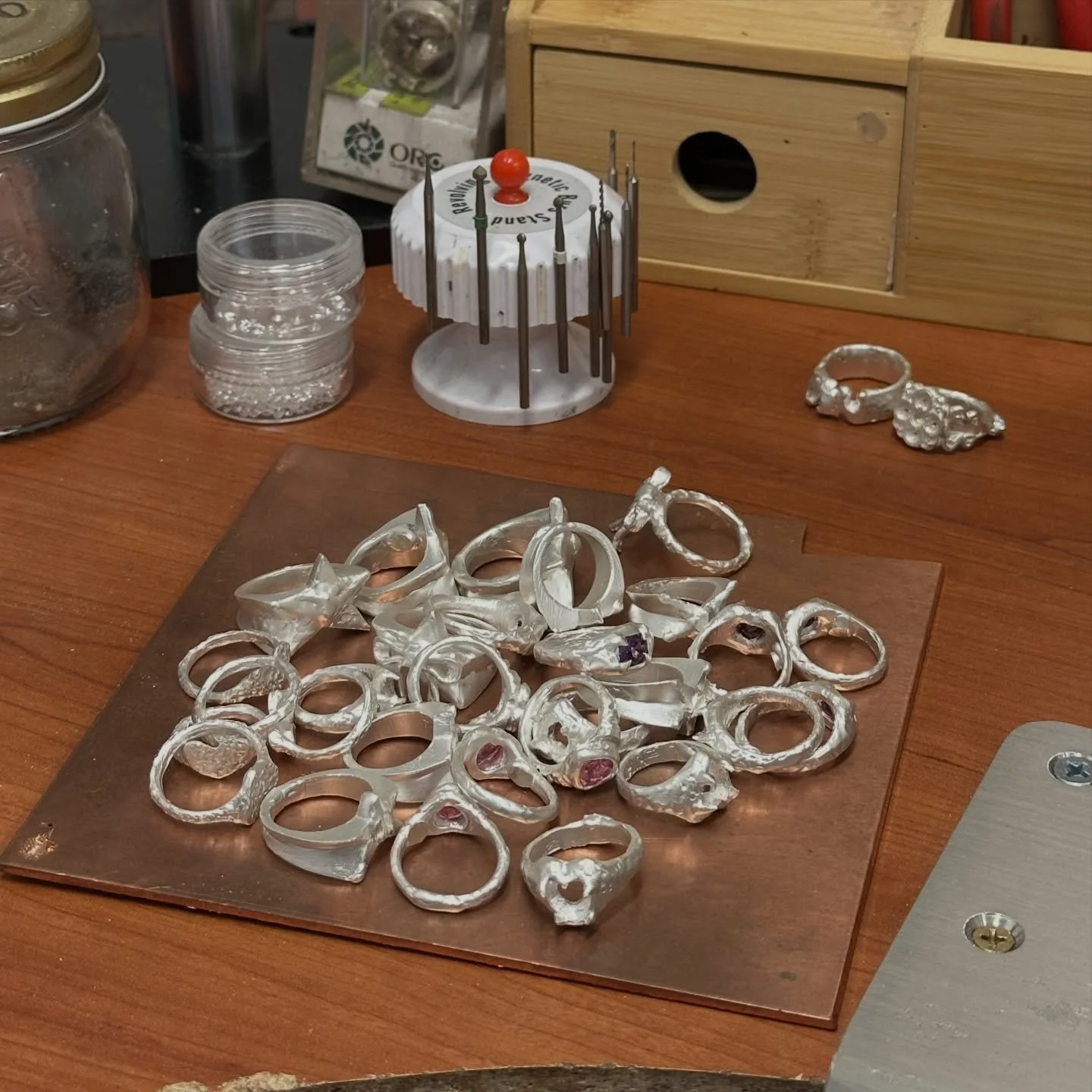 A little pile of unpolished silver!! 

Allll handmade and crafted in Boorloo <3