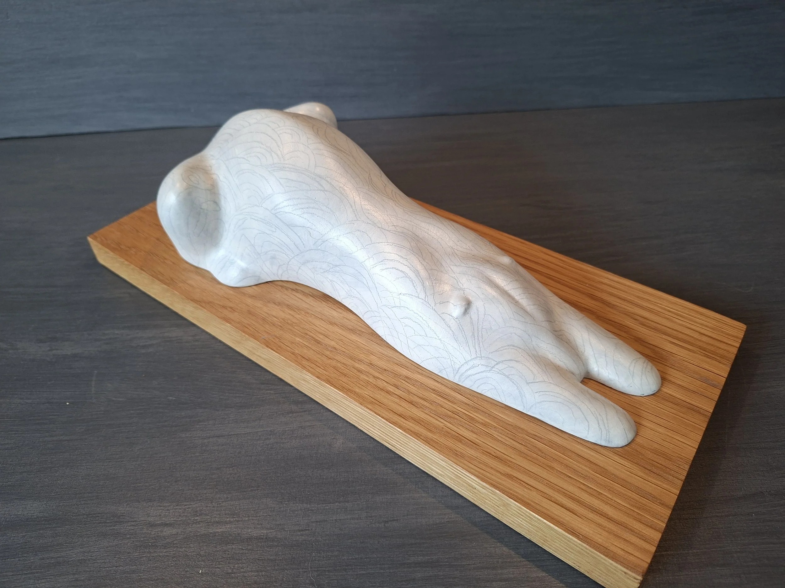 Wave Pattern Cubs Pose
Acrylic H10cm  W30cm  D12cm
£275.00