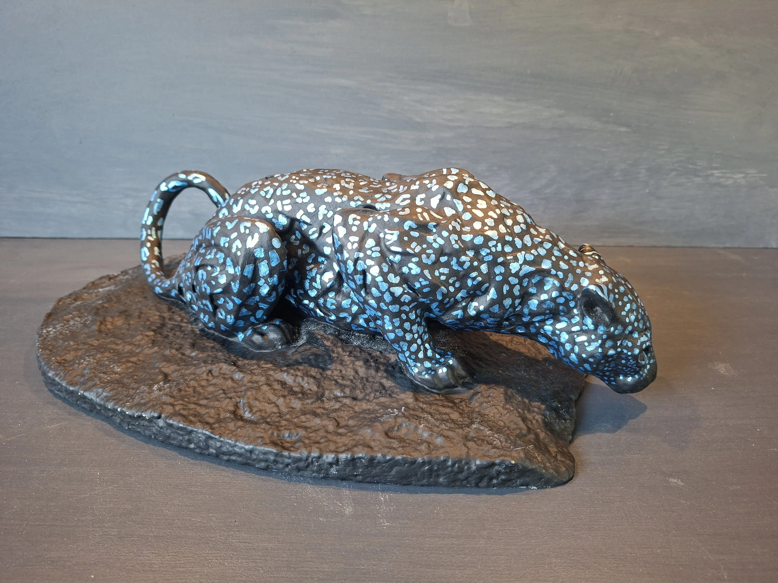 Leopard Drinking
Acrylic H12cm  D39cm  W15cm
£875.00