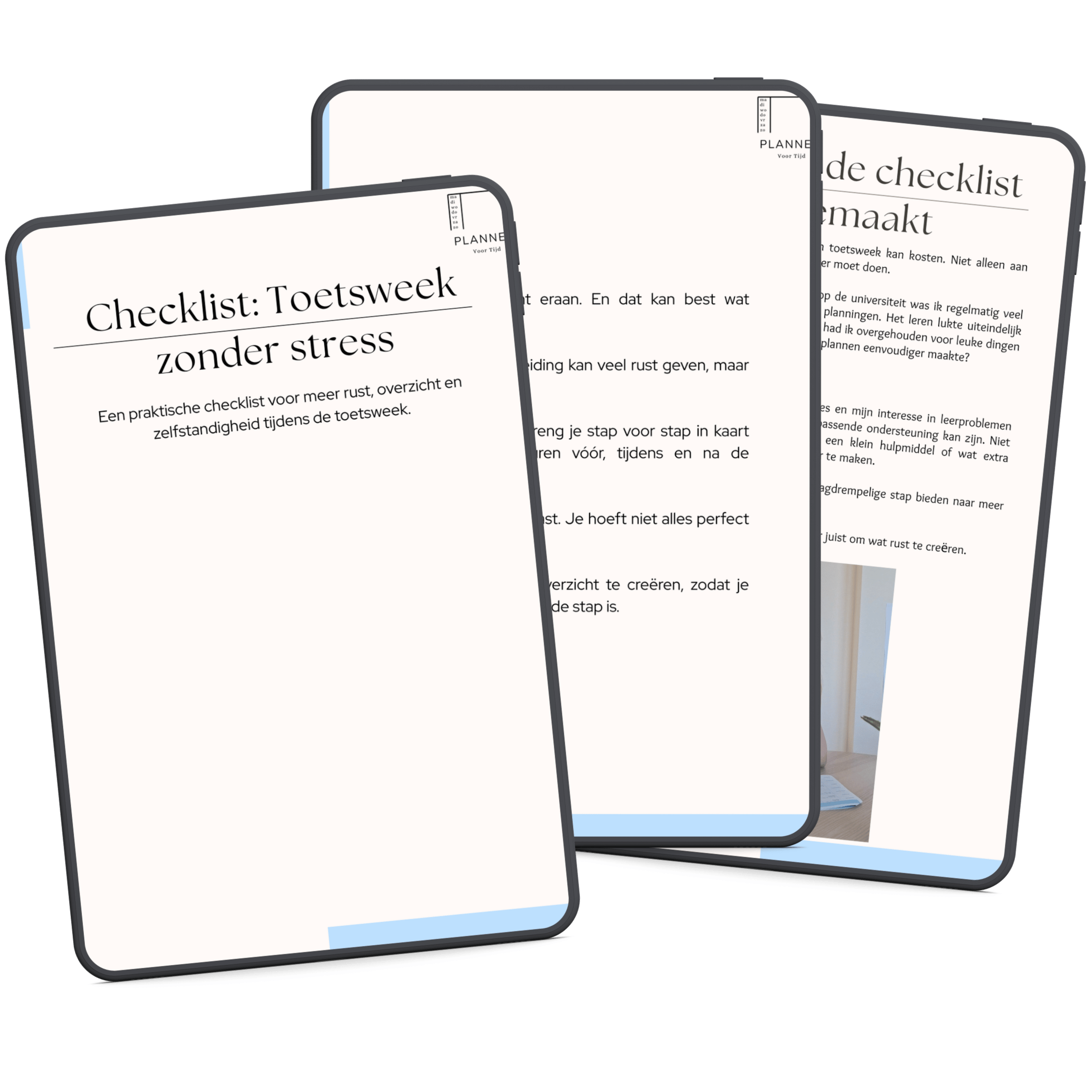 Diverse digitale documenten en checklists op een smartphone en tablet, bedoeld voor planning en studie.