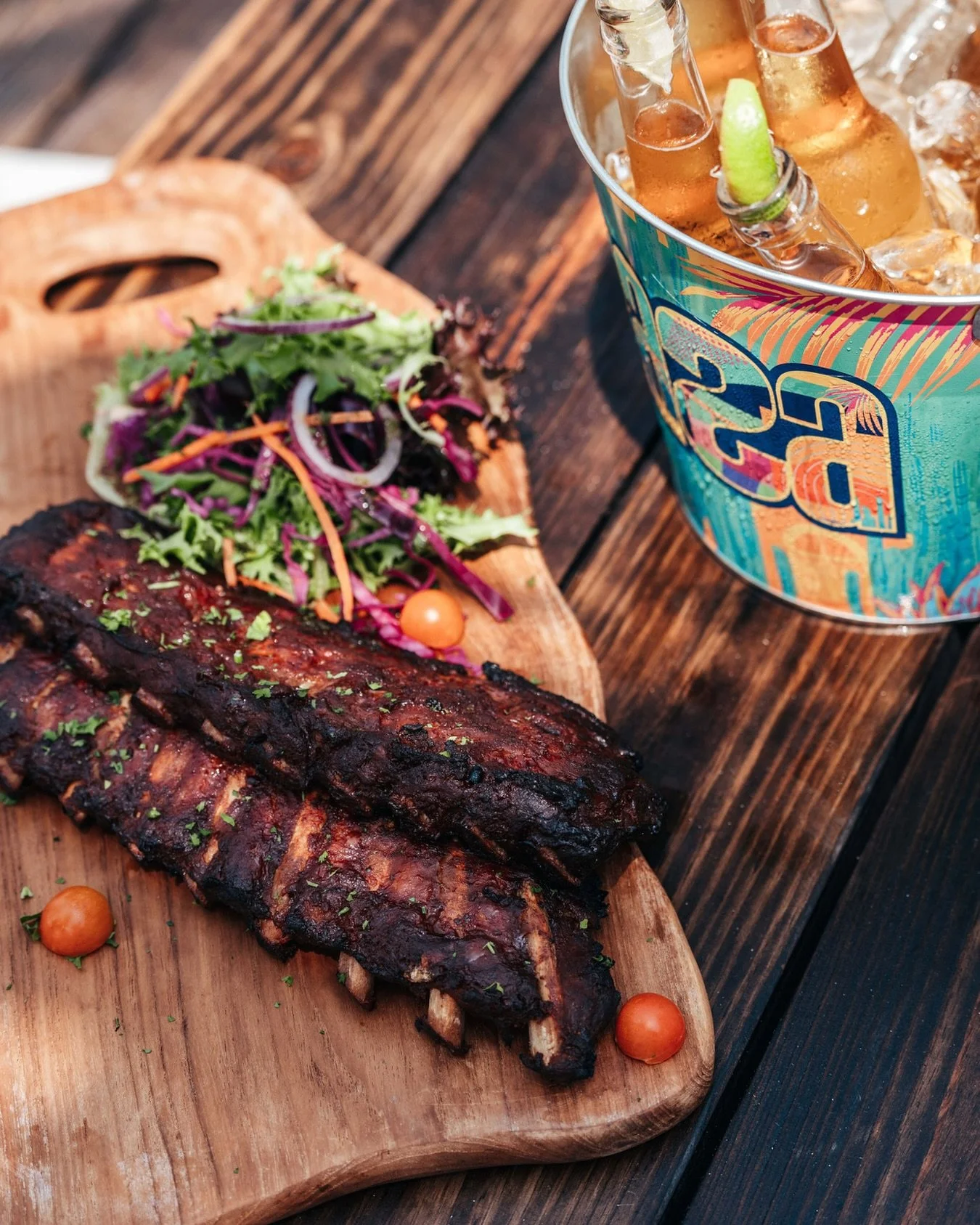 Who&rsquo;s hungry? Our juicy ribs are calling your name.

#beachsunset #oceanview #janthielbeach #curacao #beachlife #restaurant #beach #lifeisbetteronthebeach #dushi #zestcuracao #zestbeachcafe