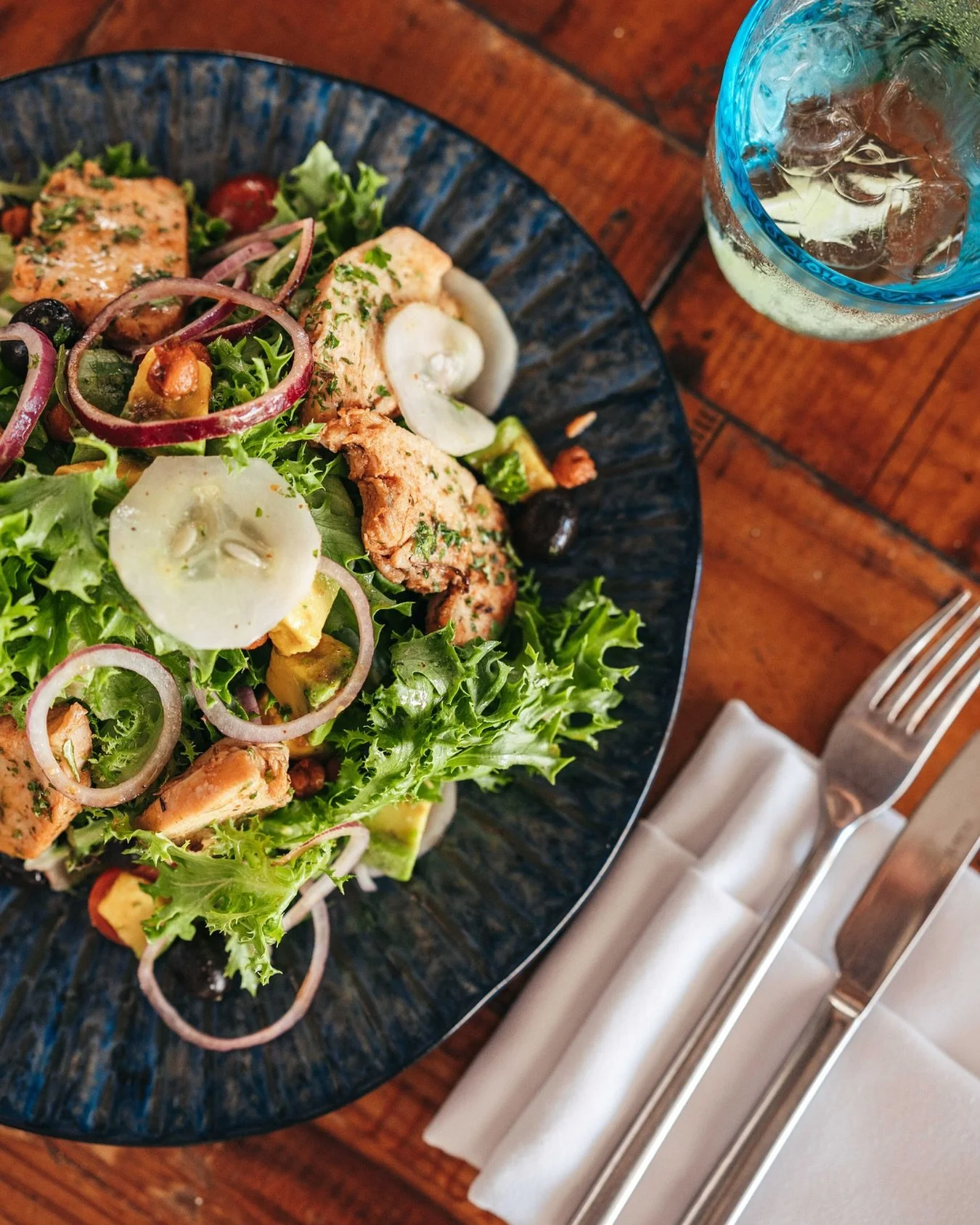 Zest up your day with our signature salads.

#dinner #curacaoisland #curacao #island #zestrestaurant #caribbean #janthiel #janthielbeach #atthebeach