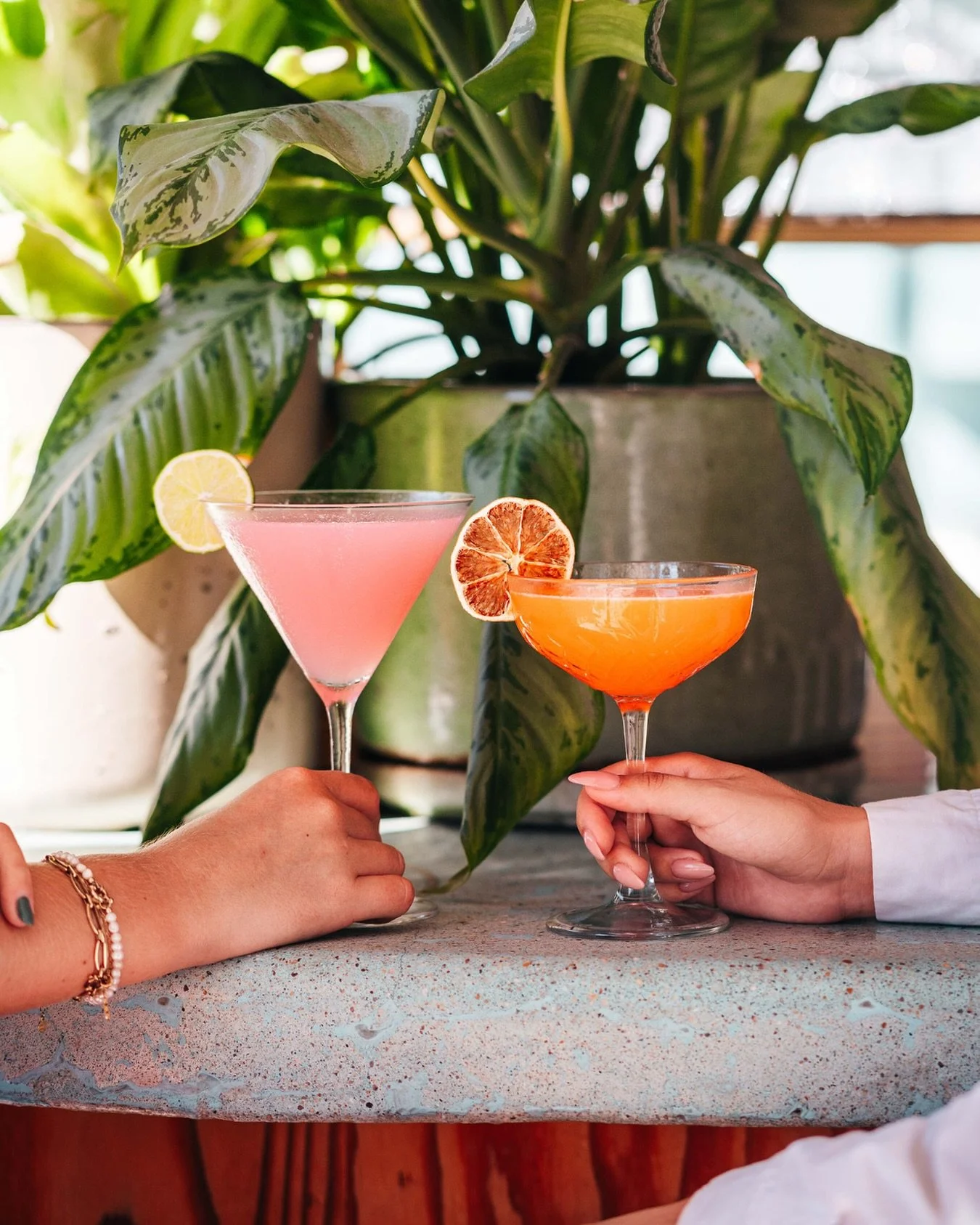 Cheers to island moments and tropical sips.

#dinner #curacaoisland #curacao #island #zestrestaurant #caribbean #janthiel #janthielbeach #atthebeach