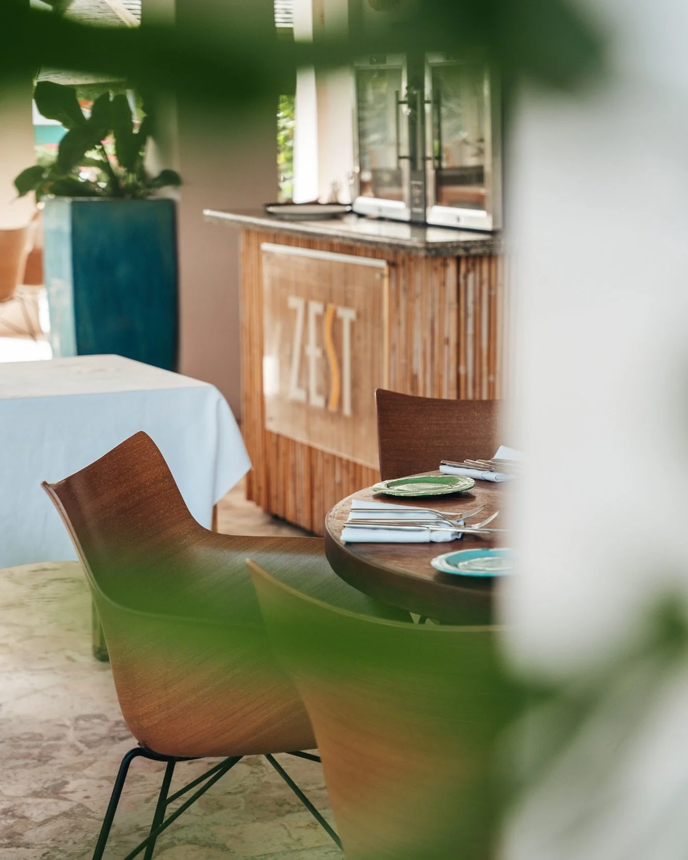 Let&rsquo;s make this your new favorite dinner spot.

#dinner #curacaoisland #curacao #island #zestrestaurant #caribbean #janthiel #janthielbeach #atthebeach