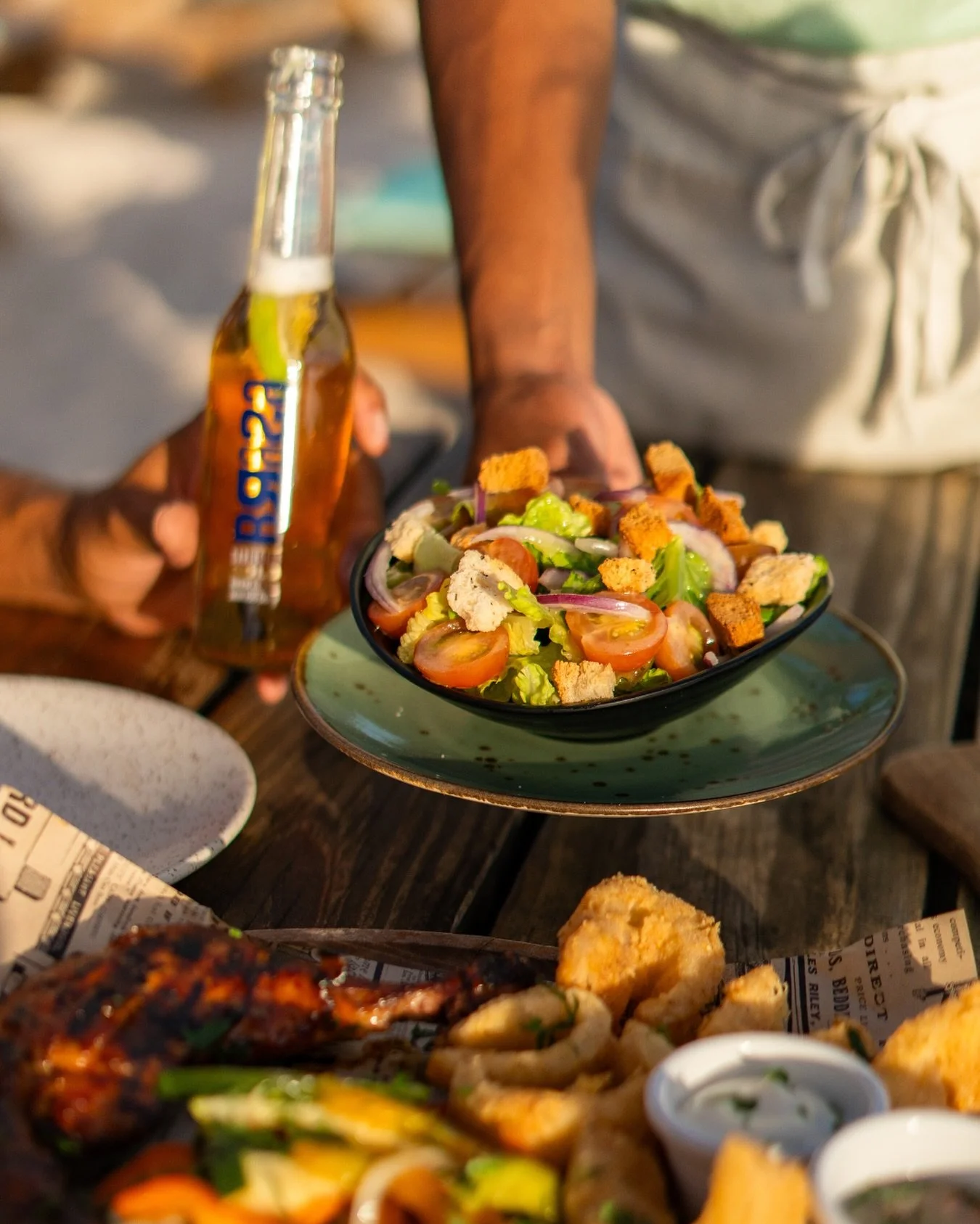 What more could you need? 

#beachsunset #oceanview #janthielbeach #curacao #beachlife #restaurant #beach #lifeisbetteronthebeach #dushi #zestcuracao #zestbeachcafe