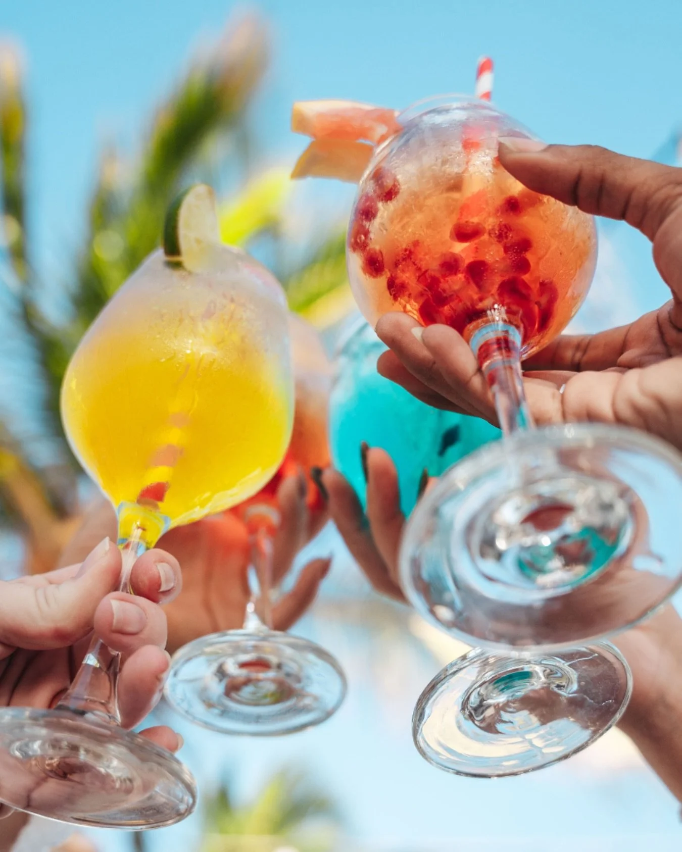 Join us for good times and great sips at our weekly Spritz Happy Hour. 

#beachsunset #oceanview #janthielbeach #curacao #beachlife #restaurant #beach #lifeisbetteronthebeach #dushi #zestcuracao #zestbeachcafe