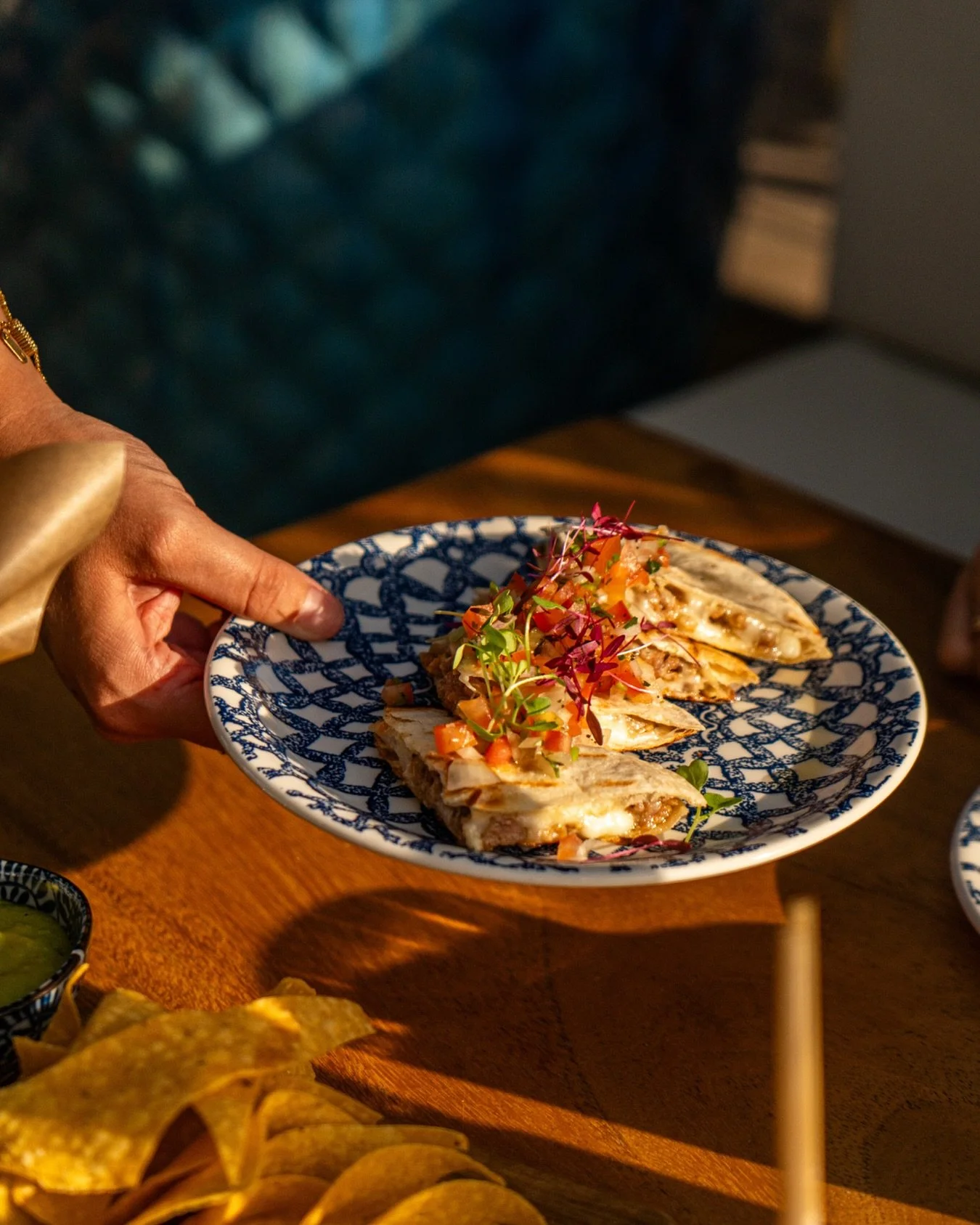 This is what golden hour at Agave looks (and tastes) like...
#AgaveCuracao #TasteOfMexico #JanThielBeach #MexicanDinner #FoodExperience #TableMoments #AgaveCuraçao