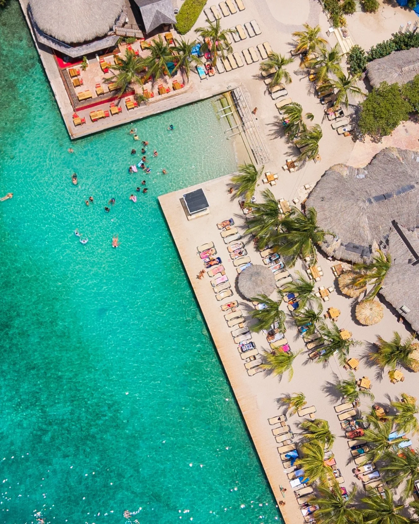 From sunrise to sunset — you’ll find us here.
 #curacaoisland #curacao #beachlife #restaurant #beach #lifeisbetteronthebeach #dushi #brasabeer #zanzibarcuracao #janthielbeach #zanzibarbeach